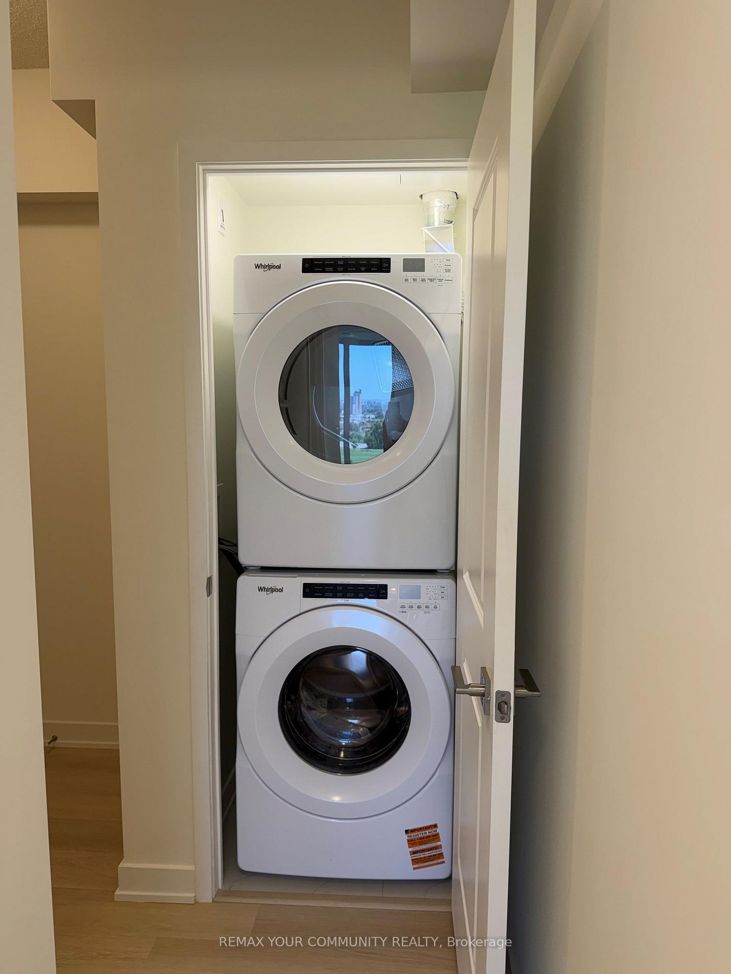 Photo 14 of Unit 809, 2825 Jane Street, North York, Glenfield-Jane Heights — HOMEH