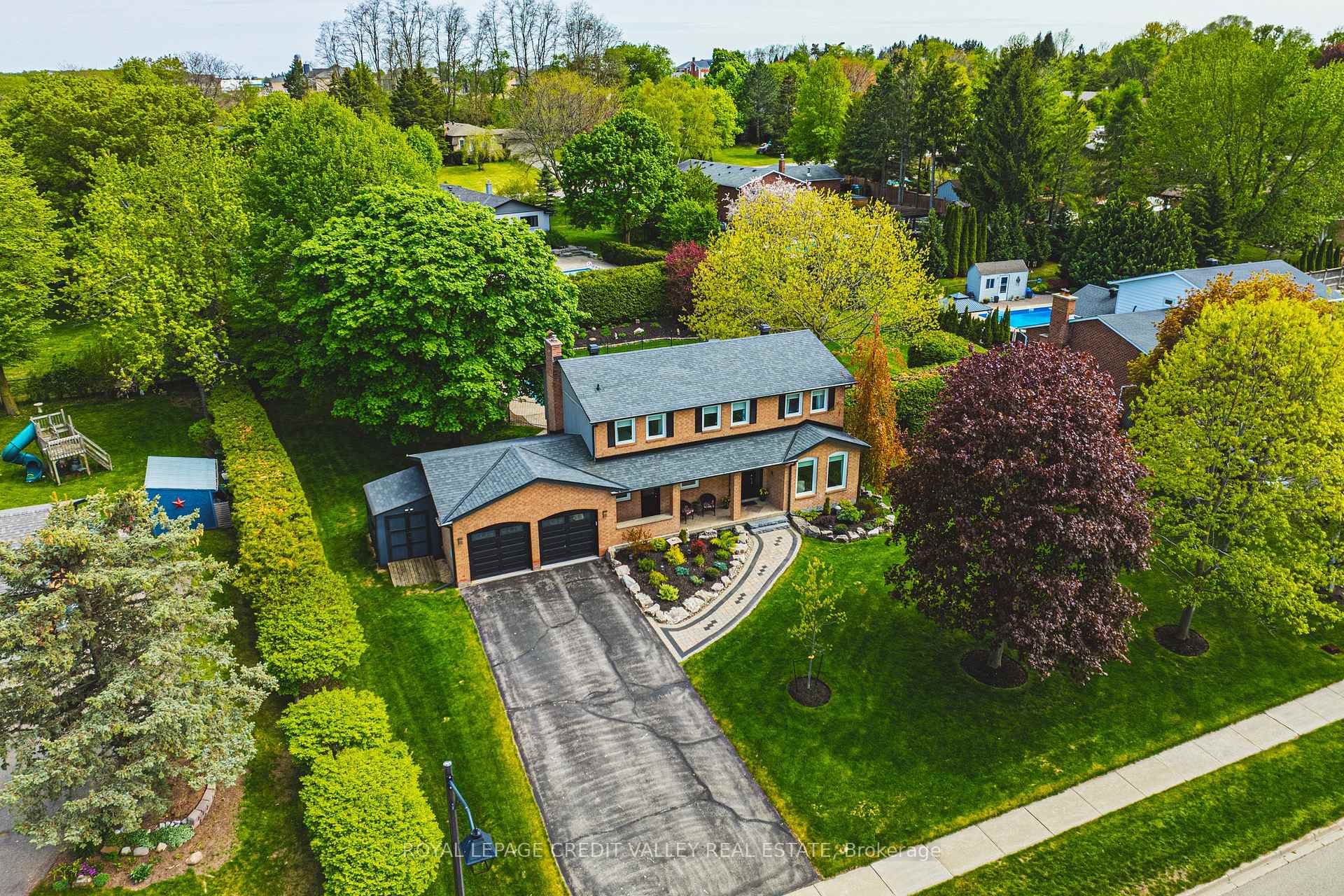 Photo 5 of 5 Valleygreen Crescent S, Caledon, Caledon East — HOMEH