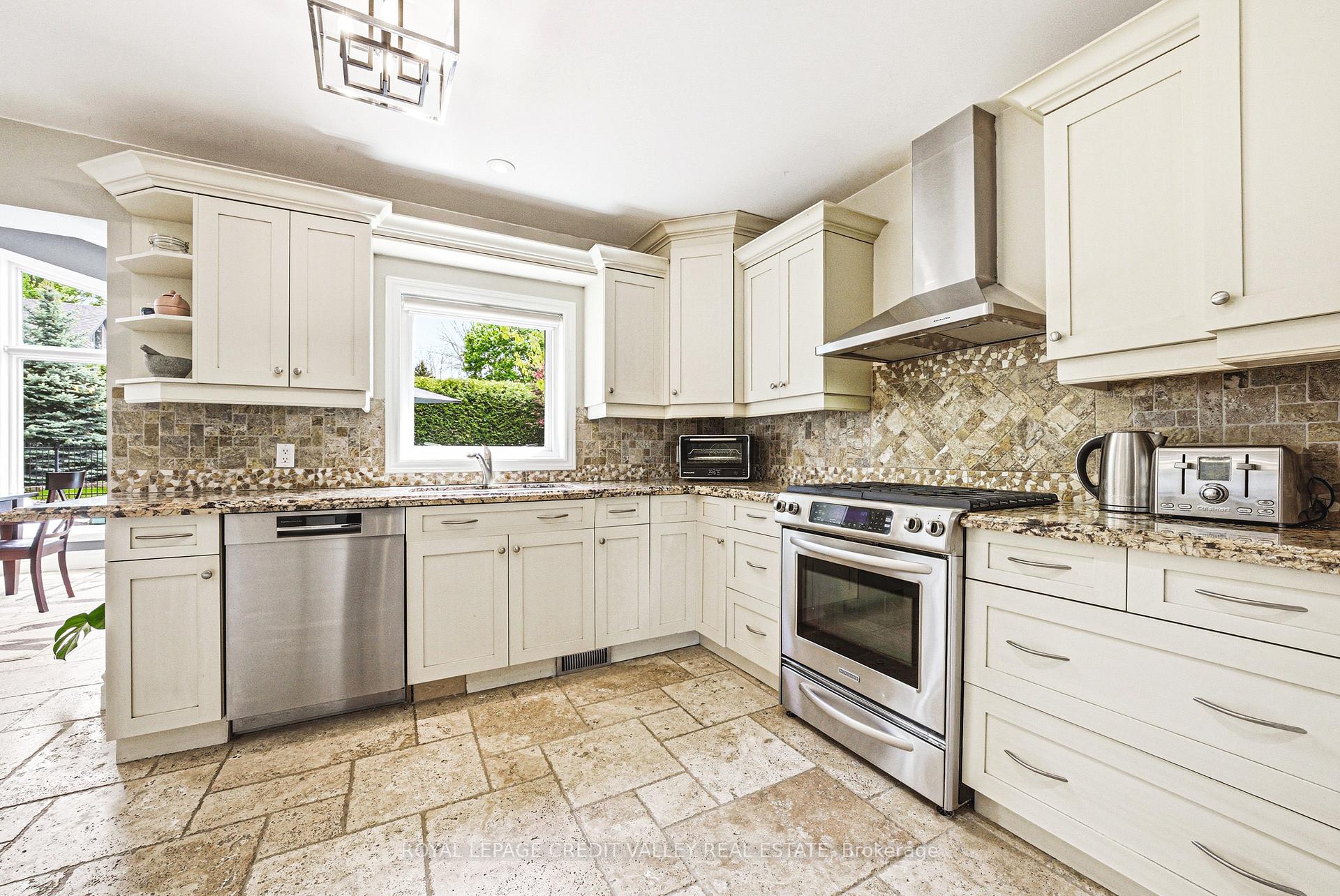 Photo 10 of 5 Valleygreen Crescent S, Caledon, Caledon East — HOMEH