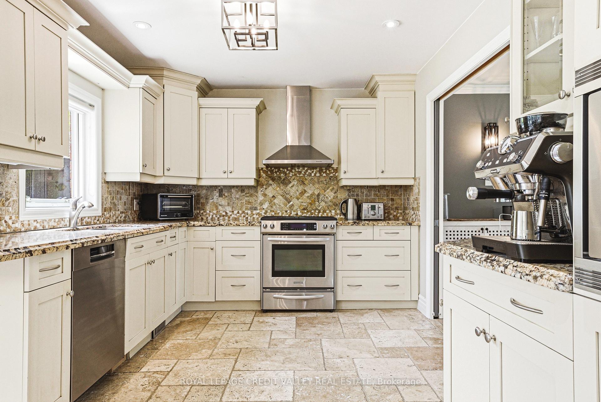 Photo 11 of 5 Valleygreen Crescent S, Caledon, Caledon East — HOMEH