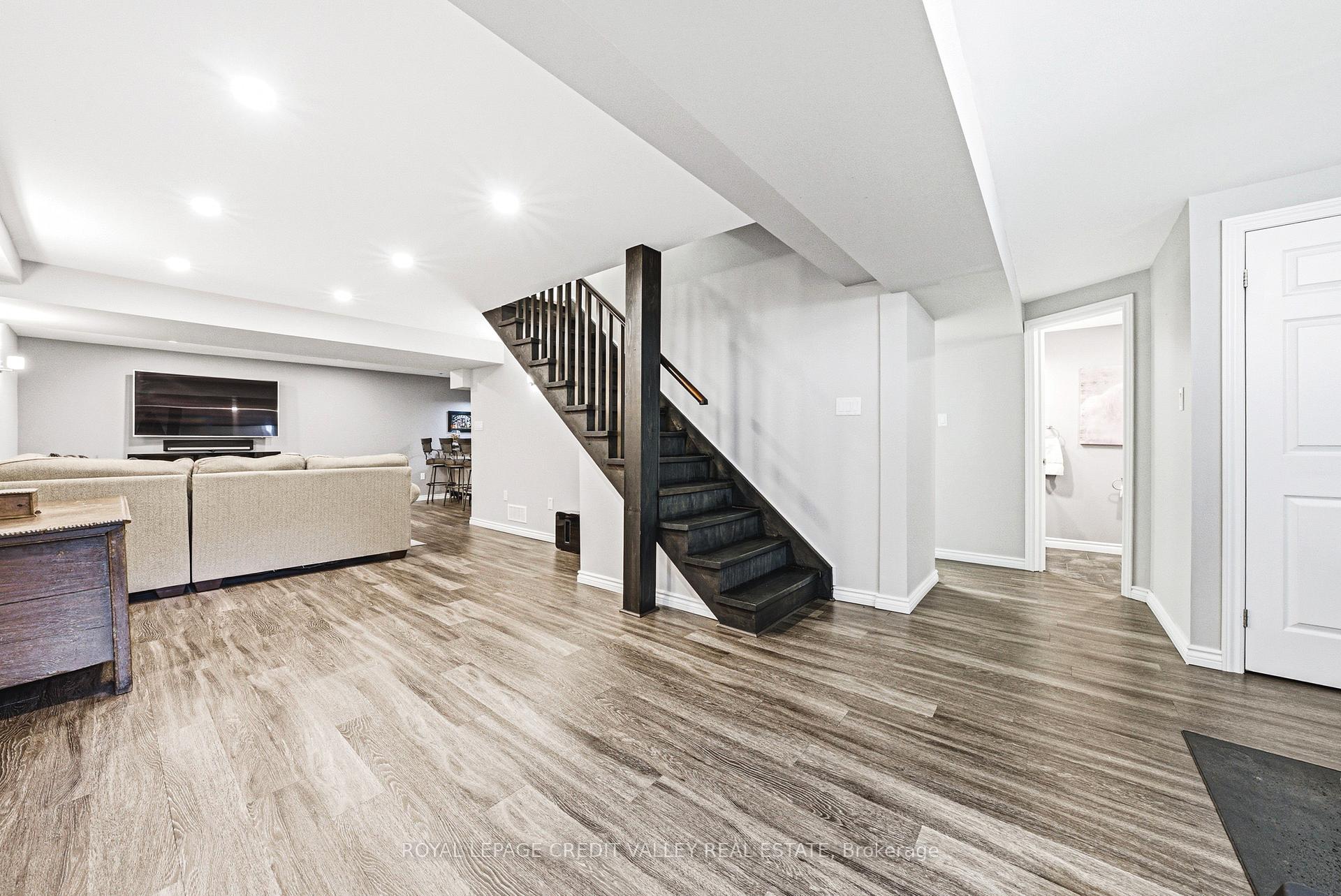 Photo 32 of 5 Valleygreen Crescent S, Caledon, Caledon East — HOMEH