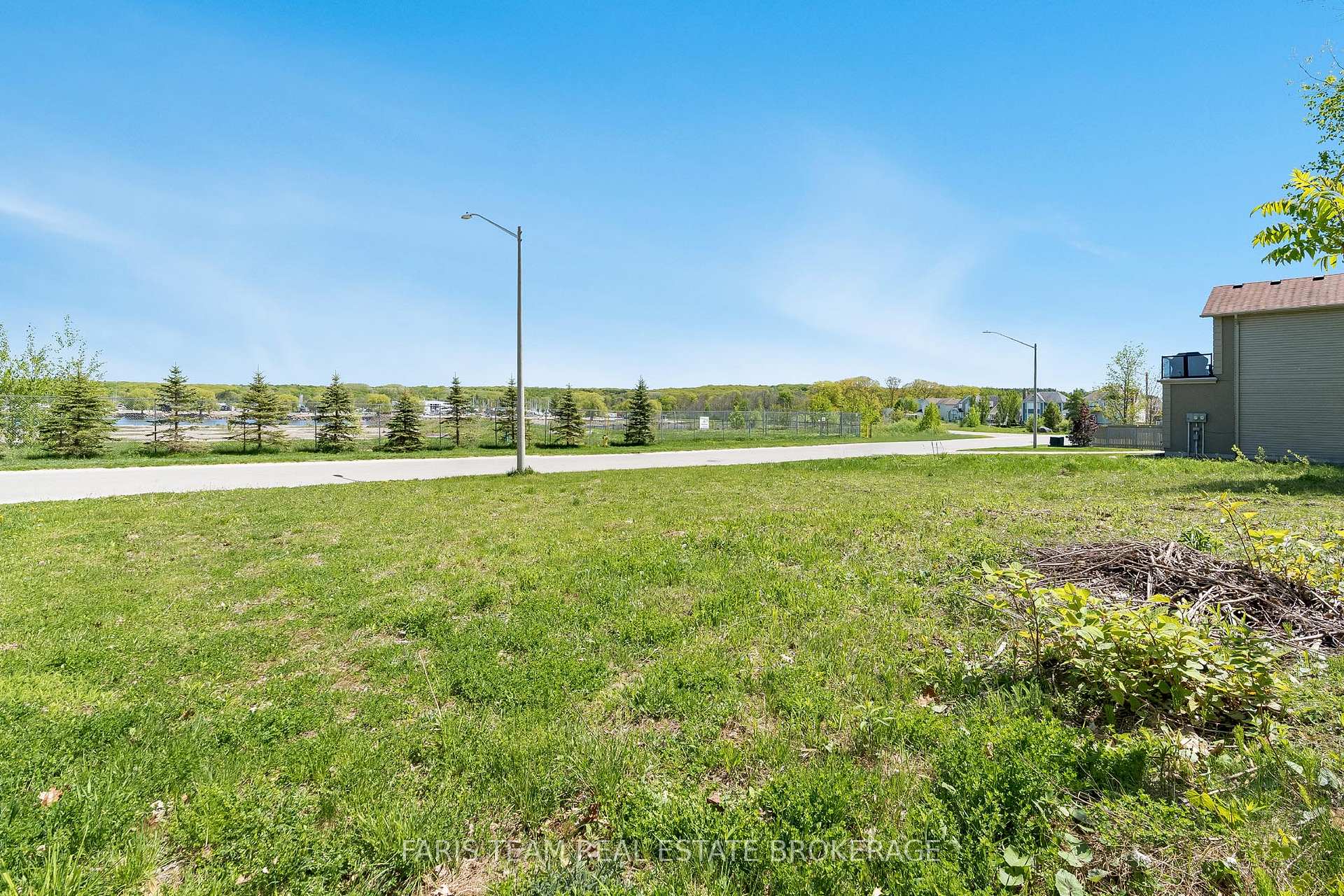 Photo 3 of 722 Aberdeen Boulevard, Midland — HOMEH