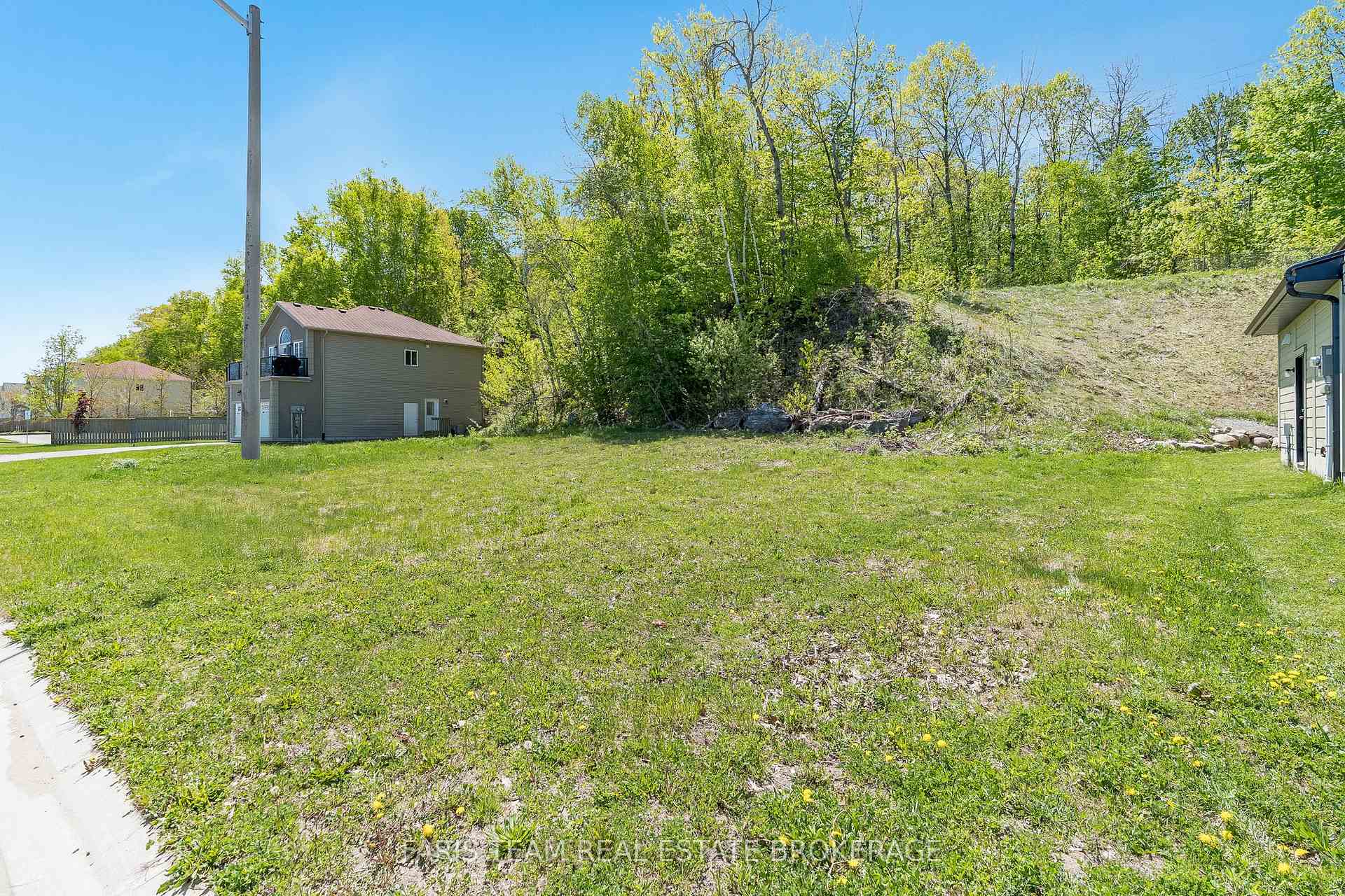 Photo 4 of 722 Aberdeen Boulevard, Midland — HOMEH