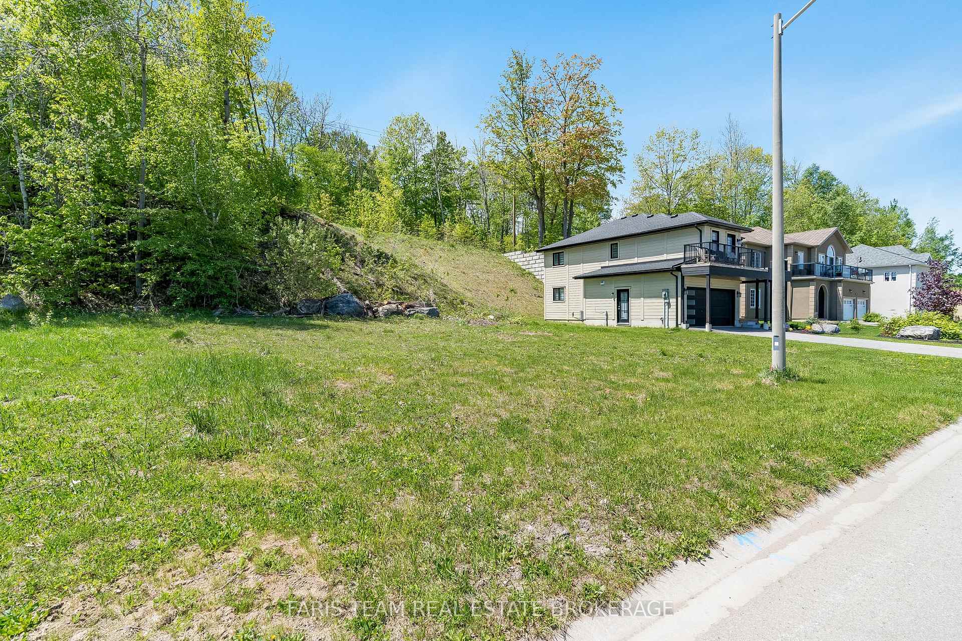 Photo 5 of 722 Aberdeen Boulevard, Midland — HOMEH