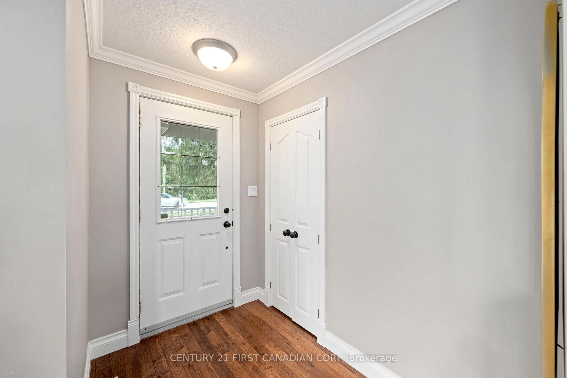 Photo 5 of 22697 Adelaide Road, Strathroy-Caradoc, Mount Brydges — HOMEH