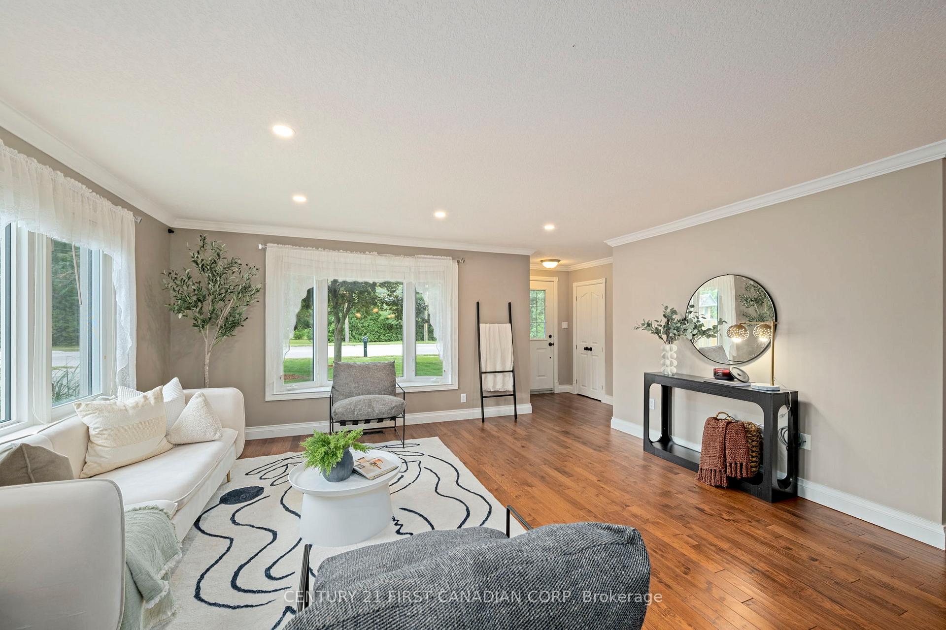 Photo 8 of 22697 Adelaide Road, Strathroy-Caradoc, Mount Brydges — HOMEH