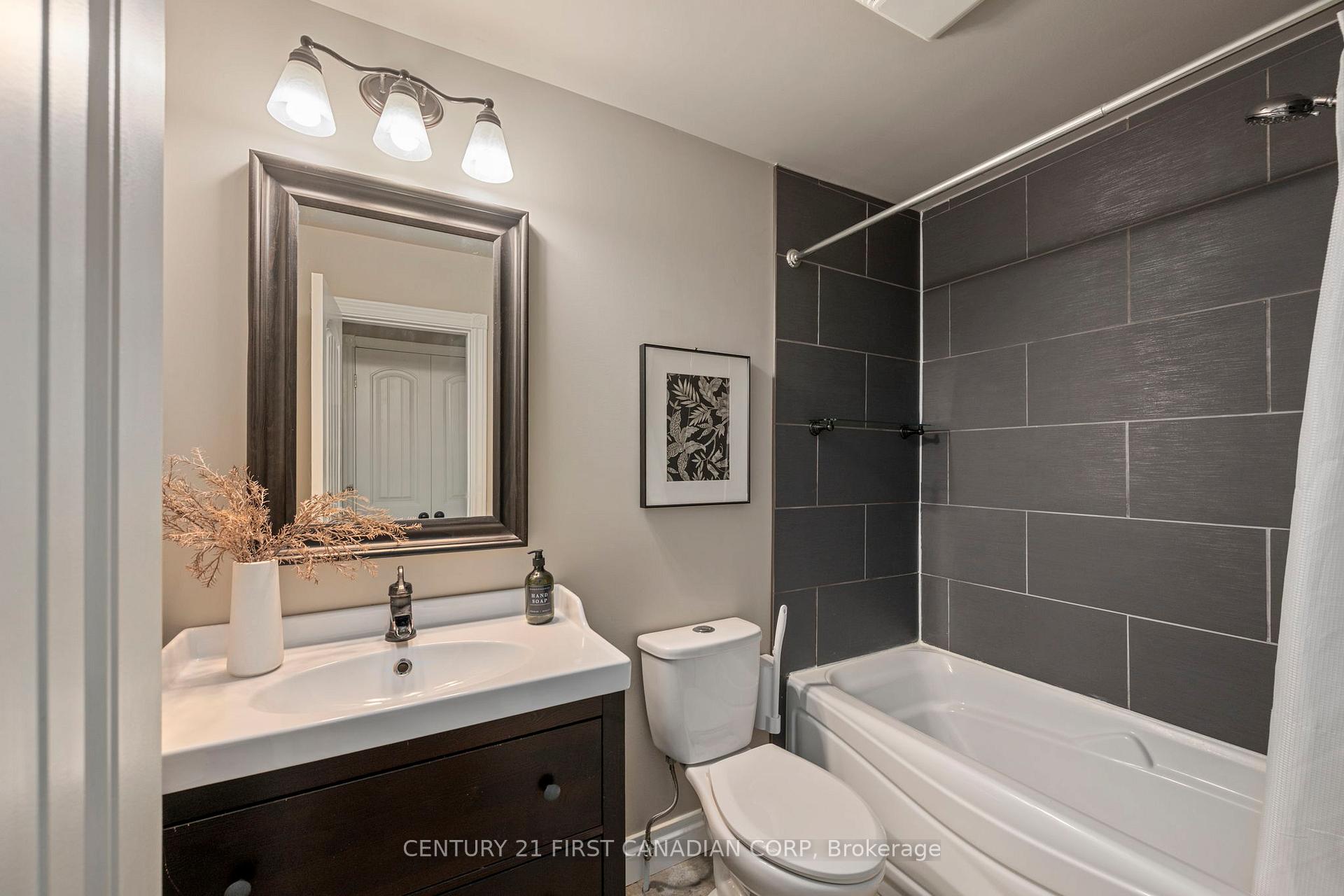 Photo 17 of 22697 Adelaide Road, Strathroy-Caradoc, Mount Brydges — HOMEH