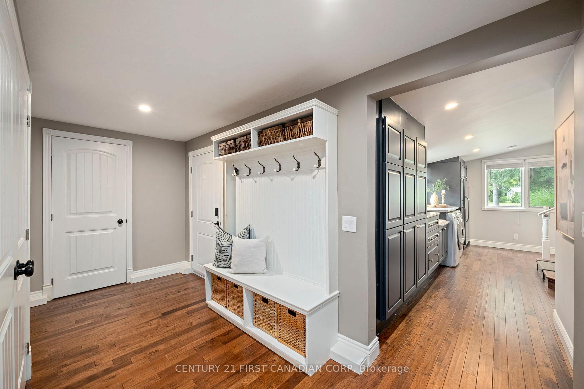 Photo 25 of 22697 Adelaide Road, Strathroy-Caradoc, Mount Brydges — HOMEH