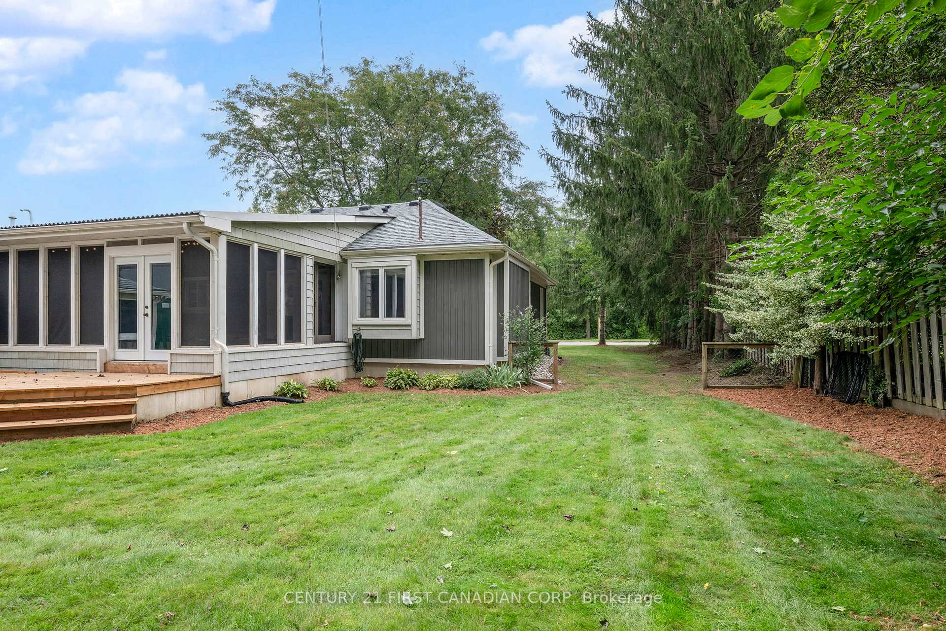 Photo 35 of 22697 Adelaide Road, Strathroy-Caradoc, Mount Brydges — HOMEH