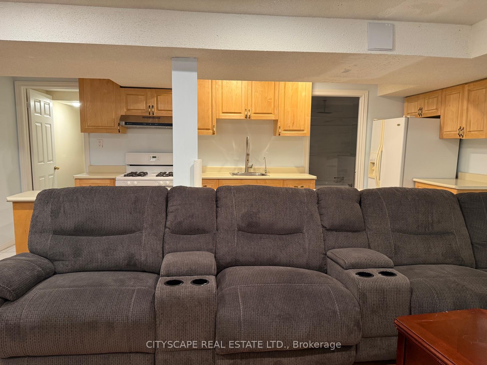 Photo 2 of Unit Basement, 4289 Radisson Crescent, Mississauga, Central Erin Mills — HOMEH