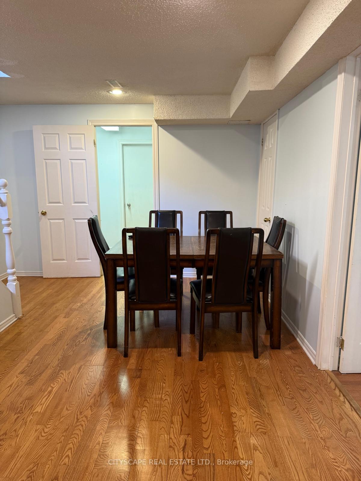Photo 3 of Unit Basement, 4289 Radisson Crescent, Mississauga, Central Erin Mills — HOMEH
