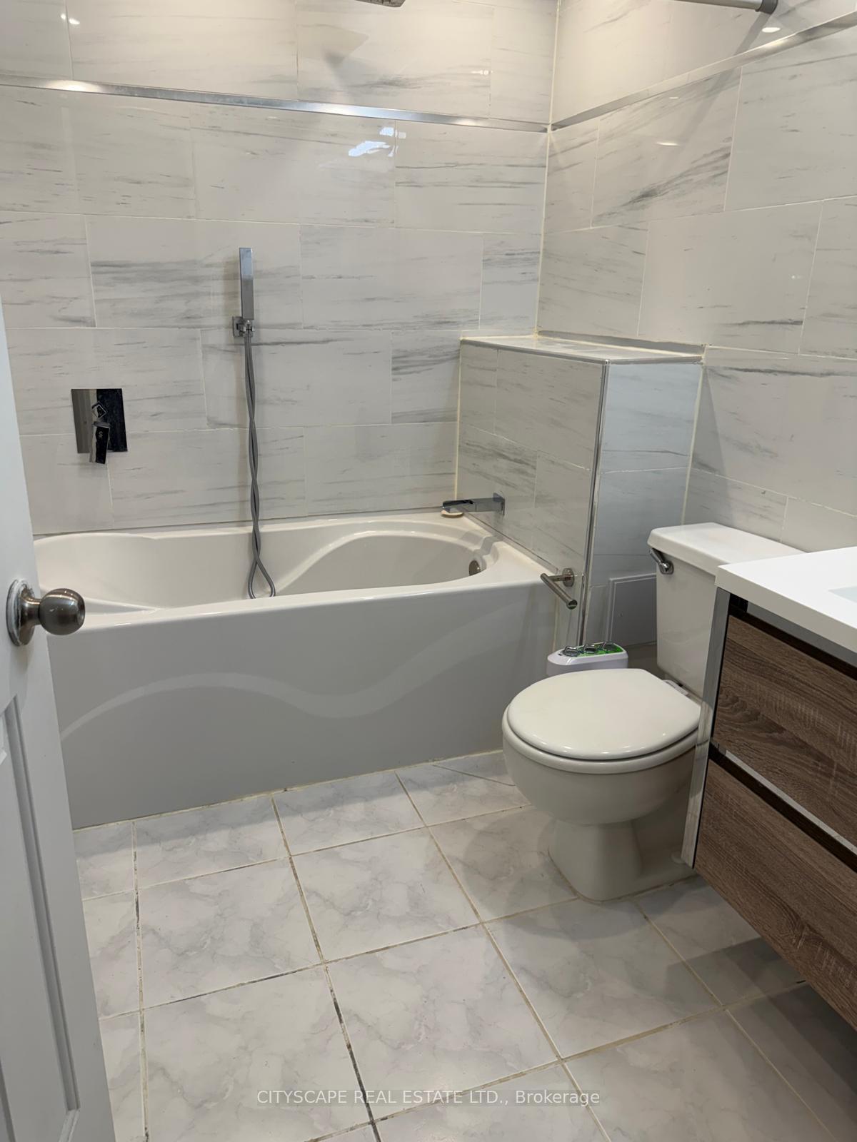 Photo 8 of Unit Basement, 4289 Radisson Crescent, Mississauga, Central Erin Mills — HOMEH