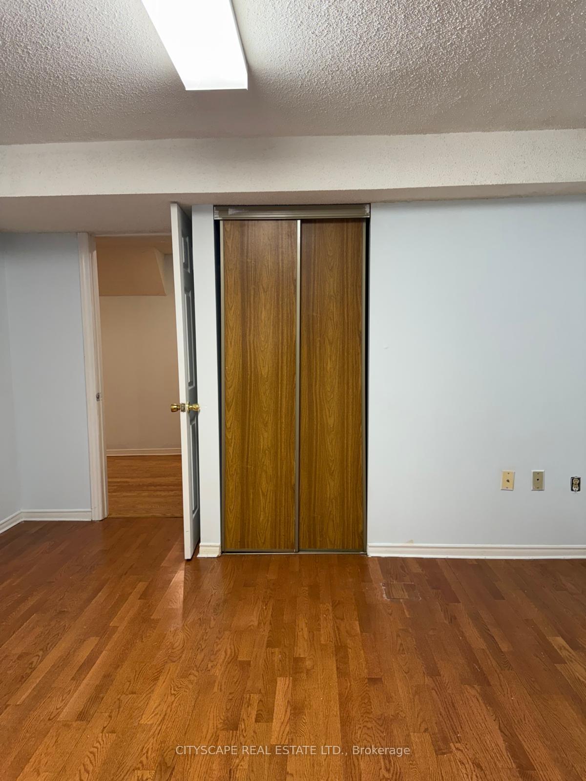 Photo 10 of Unit Basement, 4289 Radisson Crescent, Mississauga, Central Erin Mills — HOMEH