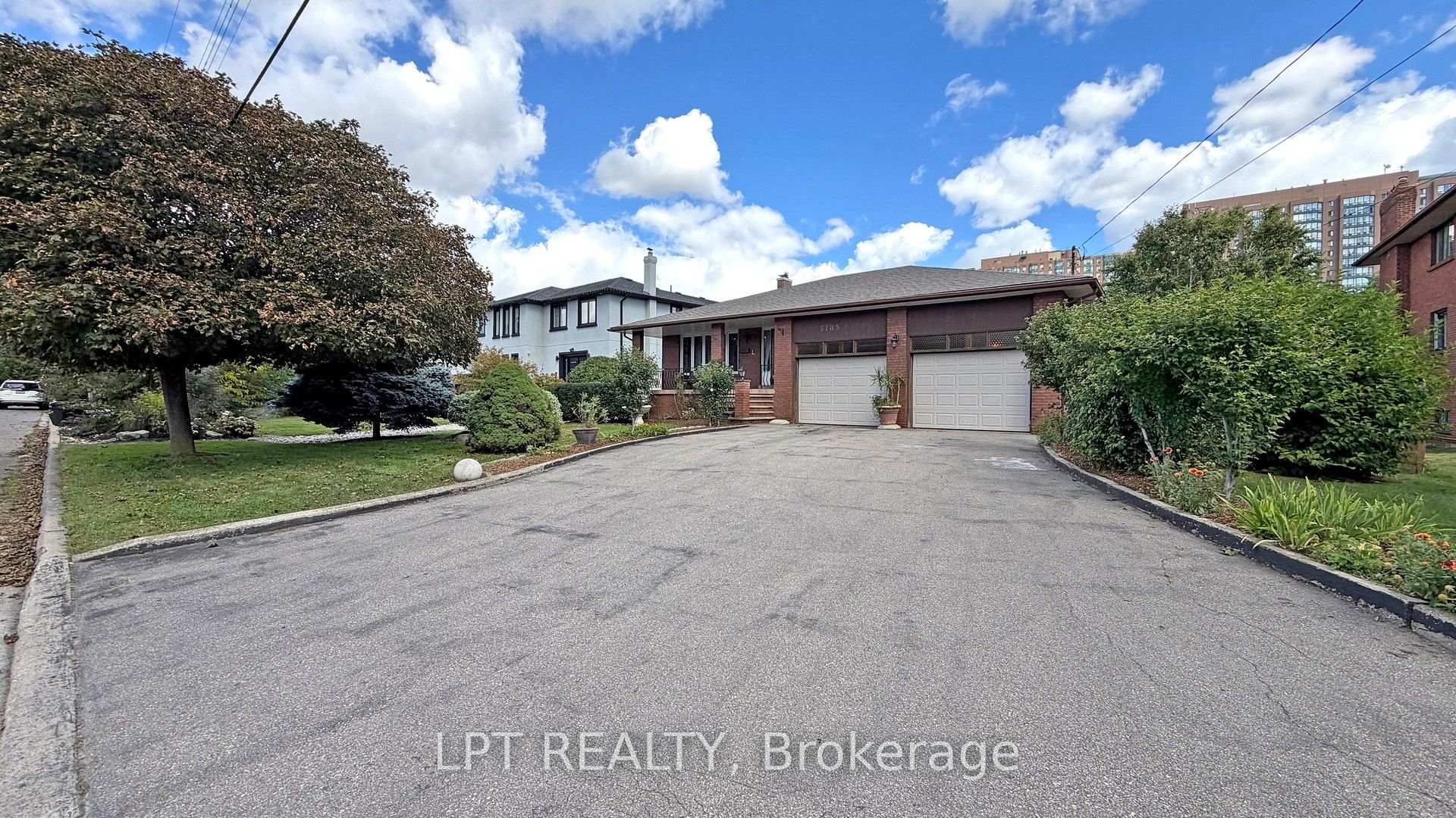 Front of 3185 Parkerhill Road