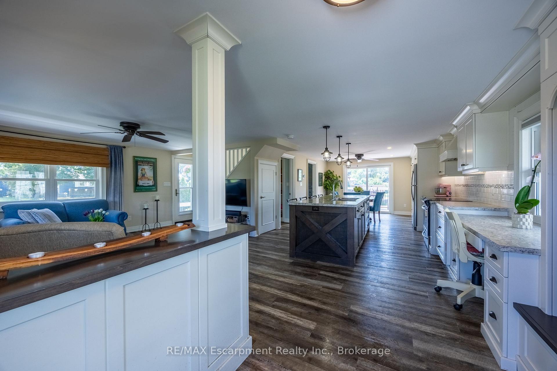 Photo 5 of 116 Erie Boulevard, Norfolk, Long Point — HOMEH