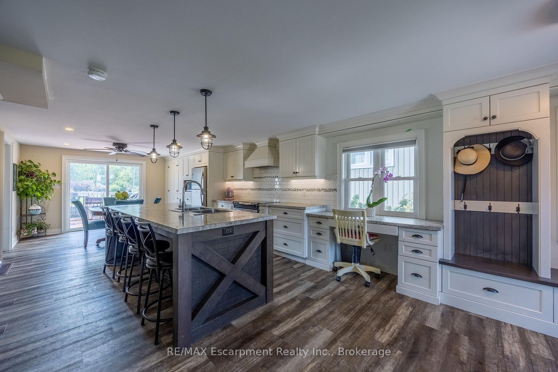 Photo 6 of 116 Erie Boulevard, Norfolk, Long Point — HOMEH