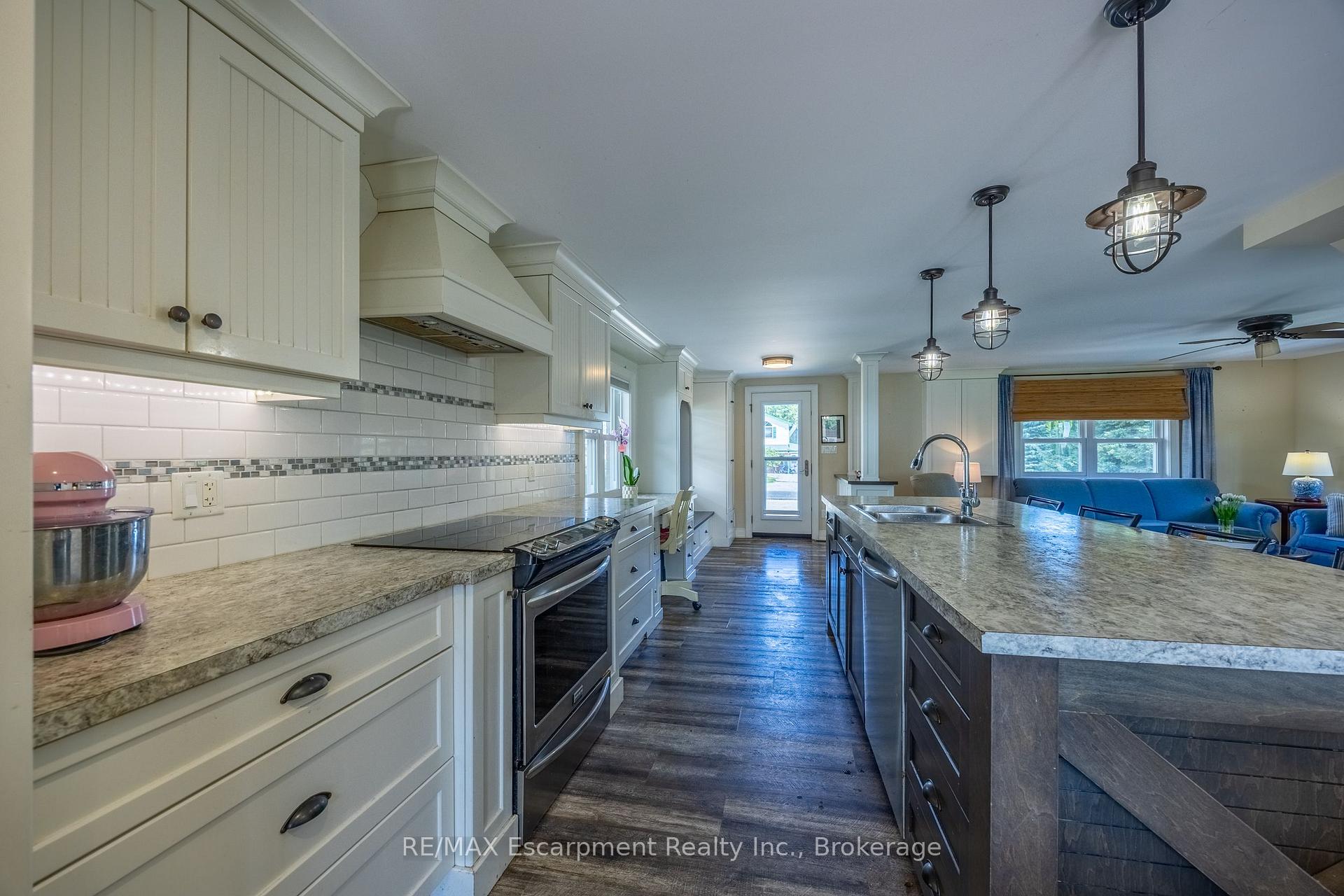 Photo 10 of 116 Erie Boulevard, Norfolk, Long Point — HOMEH