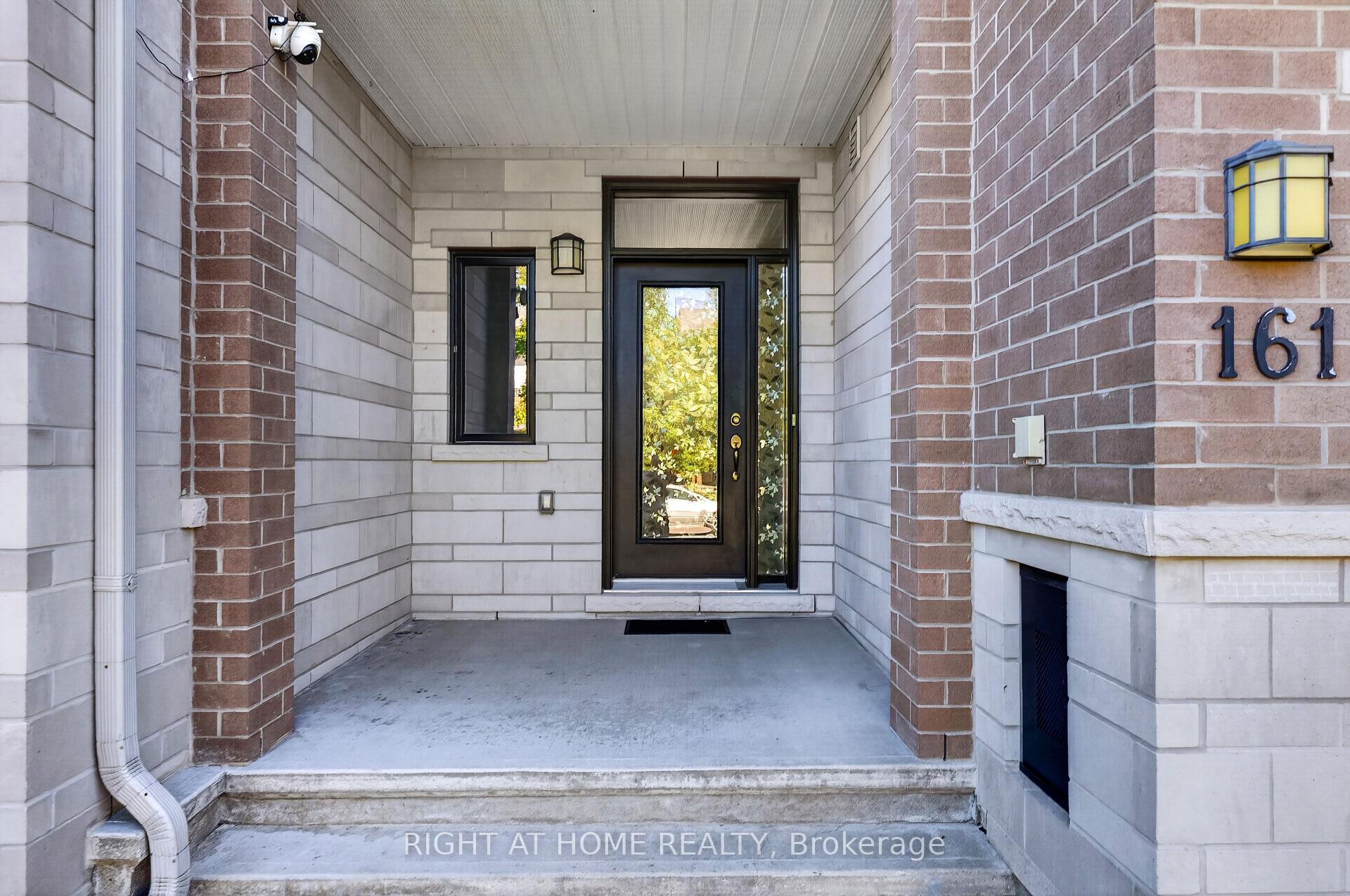 Photo 3 of 161 Mattingly Way, Ottawa, Riverside South/Gloucester Glen — HOMEH