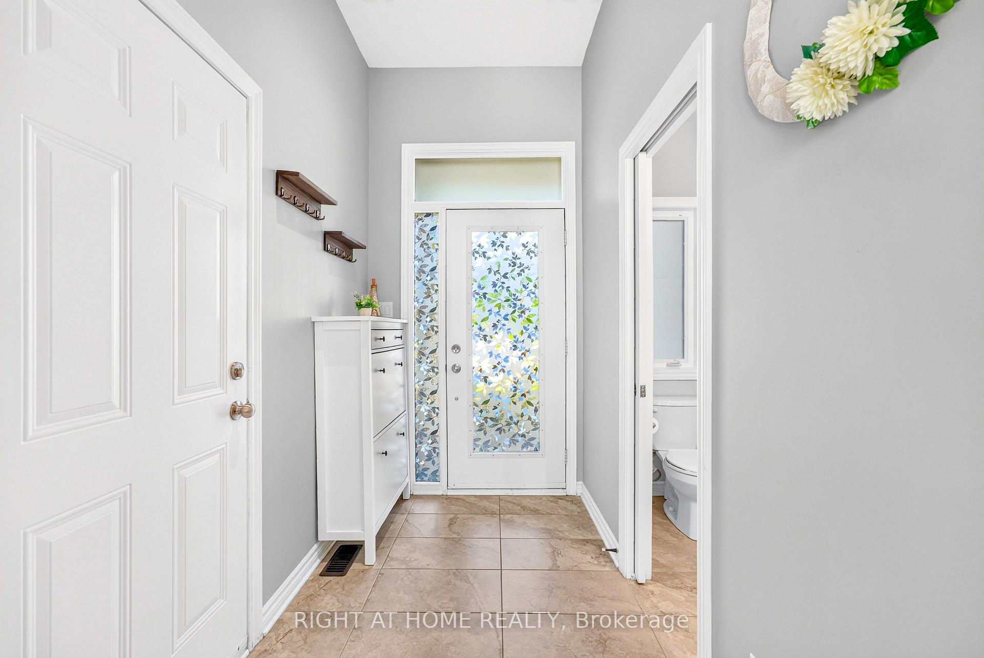Photo 4 of 161 Mattingly Way, Ottawa, Riverside South/Gloucester Glen — HOMEH