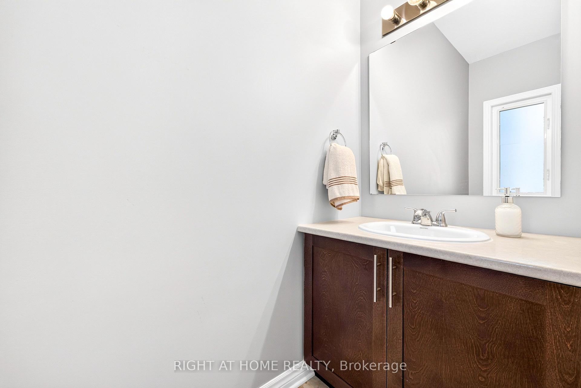 Photo 7 of 161 Mattingly Way, Ottawa, Riverside South/Gloucester Glen — HOMEH