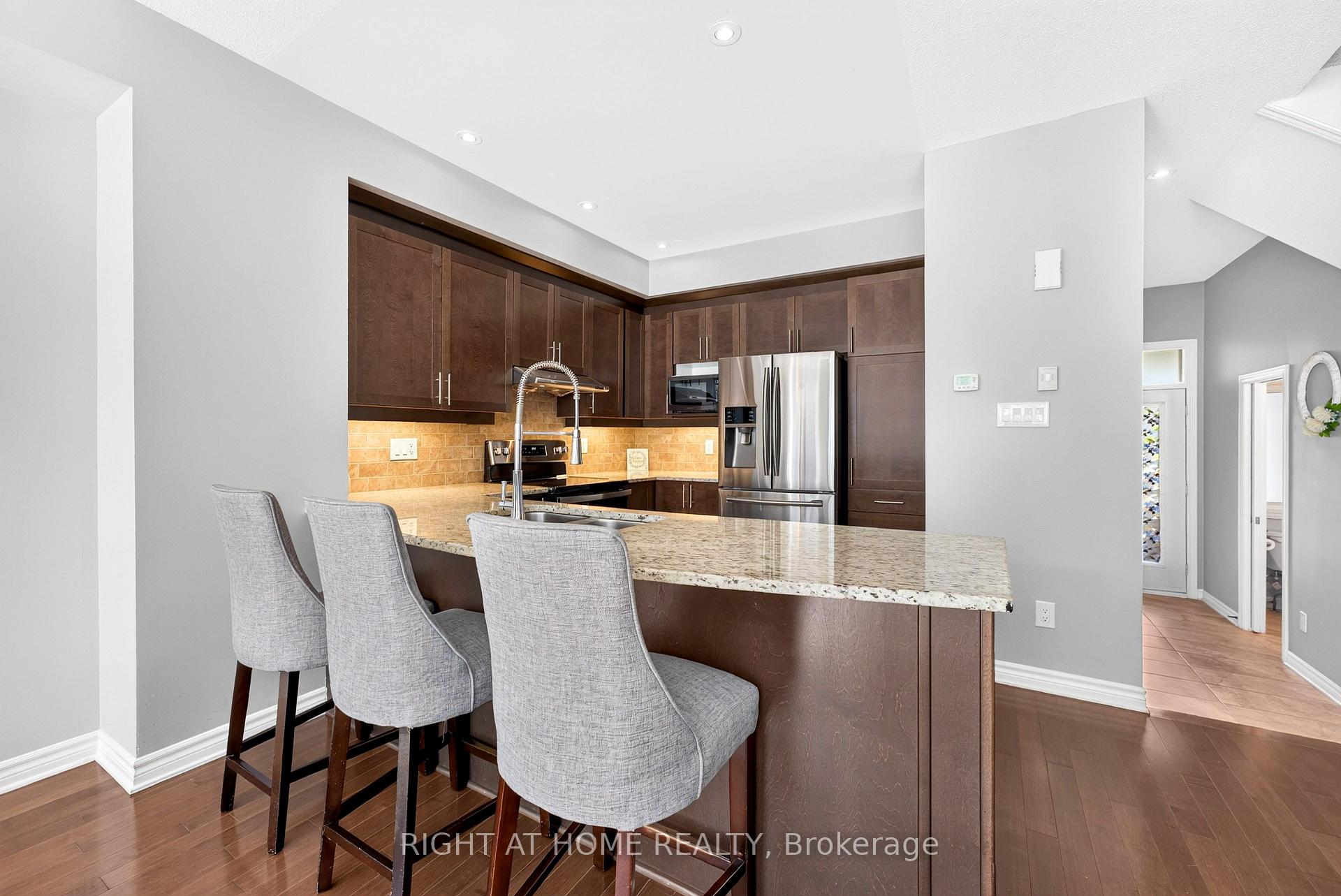 Photo 8 of 161 Mattingly Way, Ottawa, Riverside South/Gloucester Glen — HOMEH