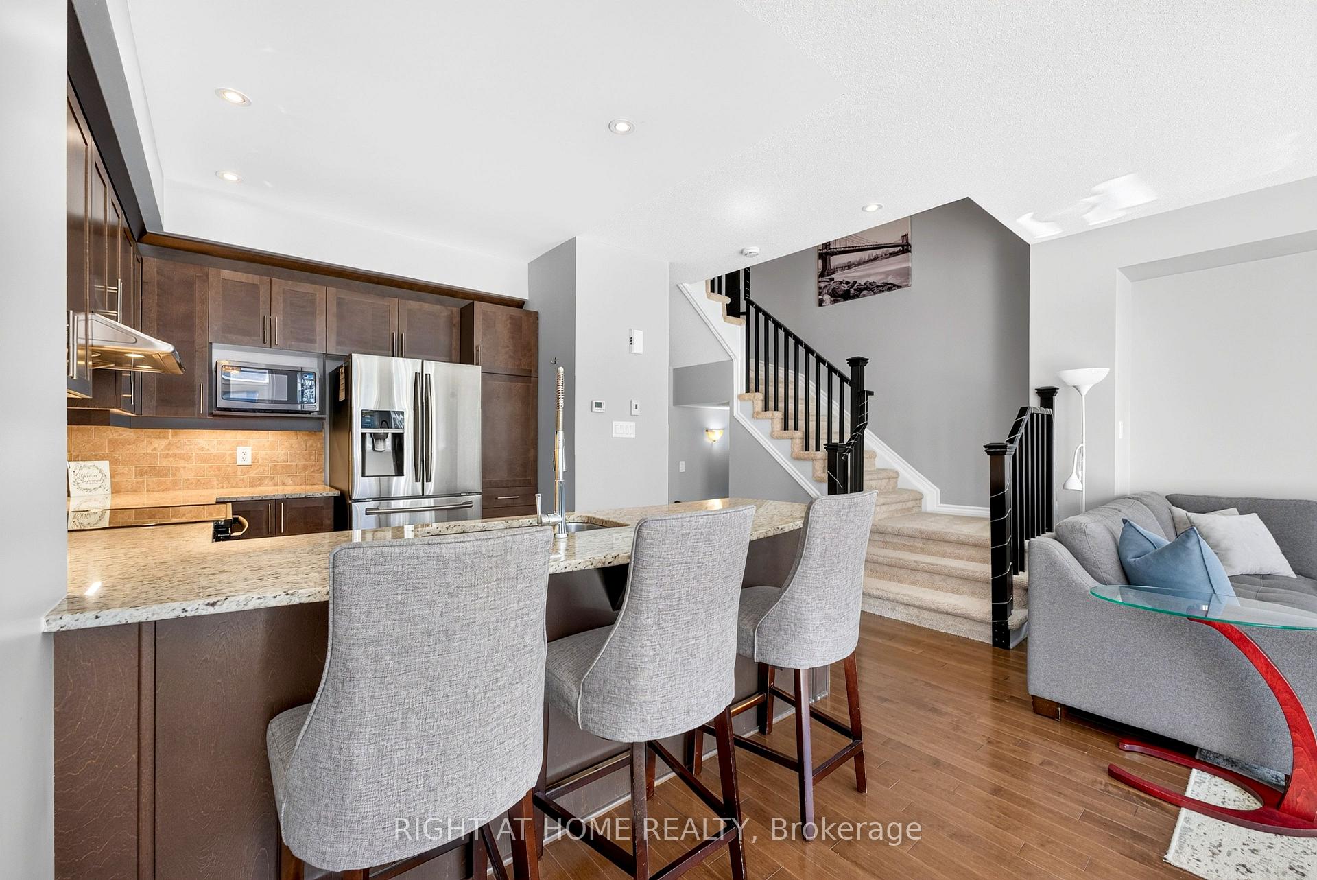 Photo 13 of 161 Mattingly Way, Ottawa, Riverside South/Gloucester Glen — HOMEH