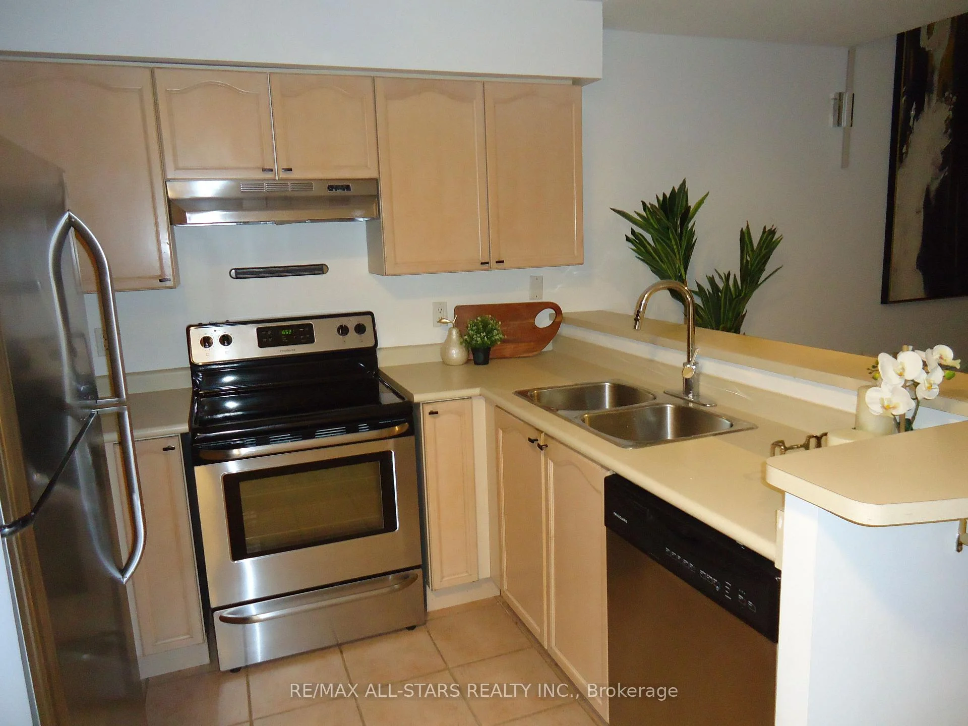 Photo 13 of Unit 621, 250 Manitoba Street, Etobicoke, Mimico — HOMEH