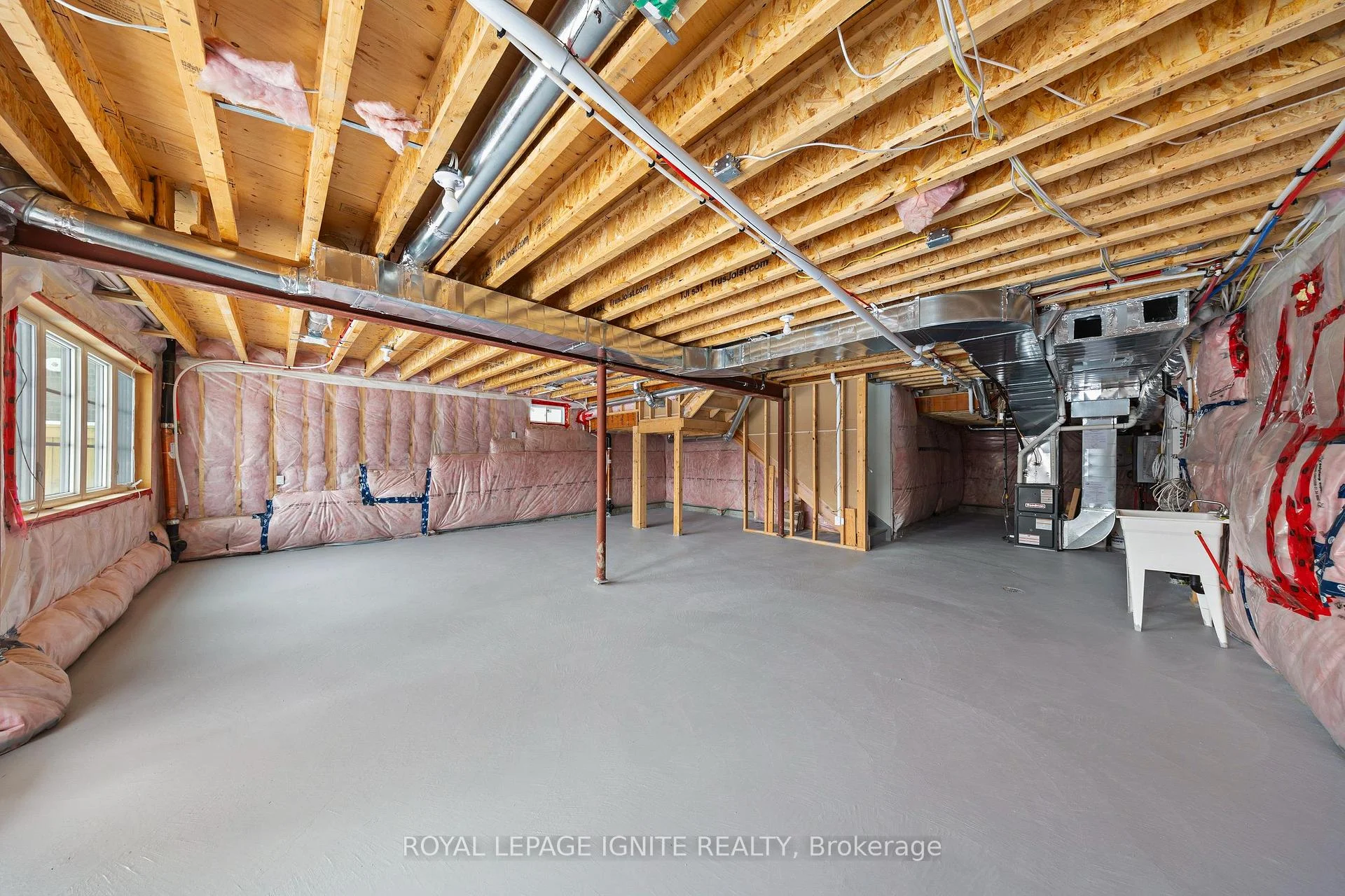 Photo 37 of 82 Closson Drive, Whitby, Lynde Creek — HOMEH