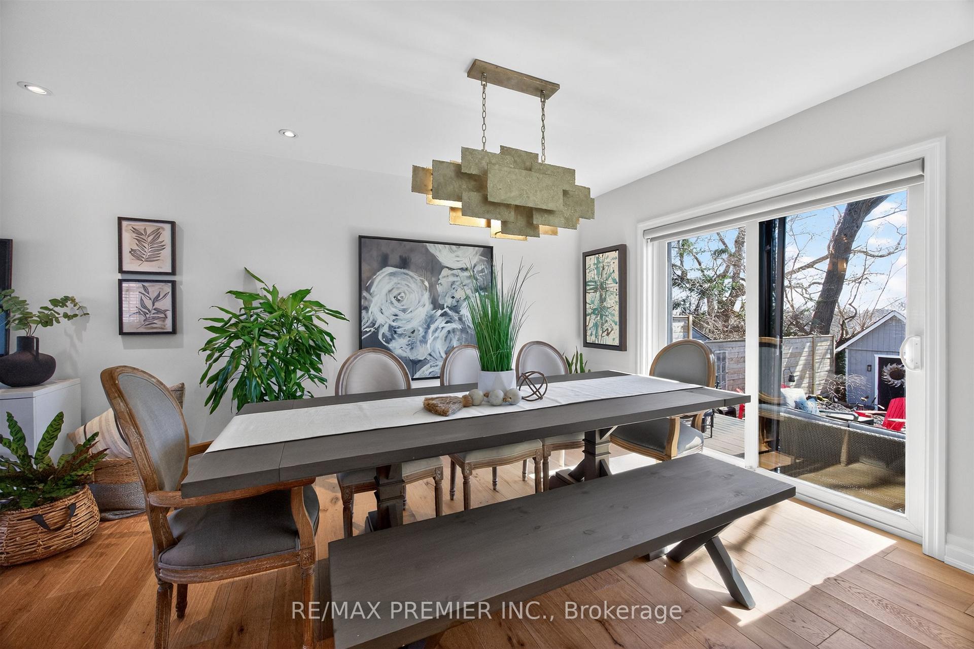 Photo 12 of 19 Park Lane, Etobicoke, Stonegate-Queensway — HOMEH