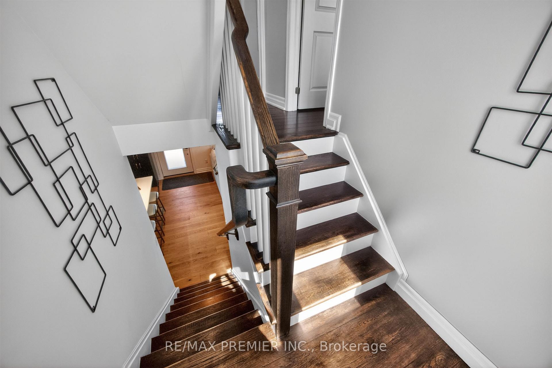 Photo 15 of 19 Park Lane, Etobicoke, Stonegate-Queensway — HOMEH