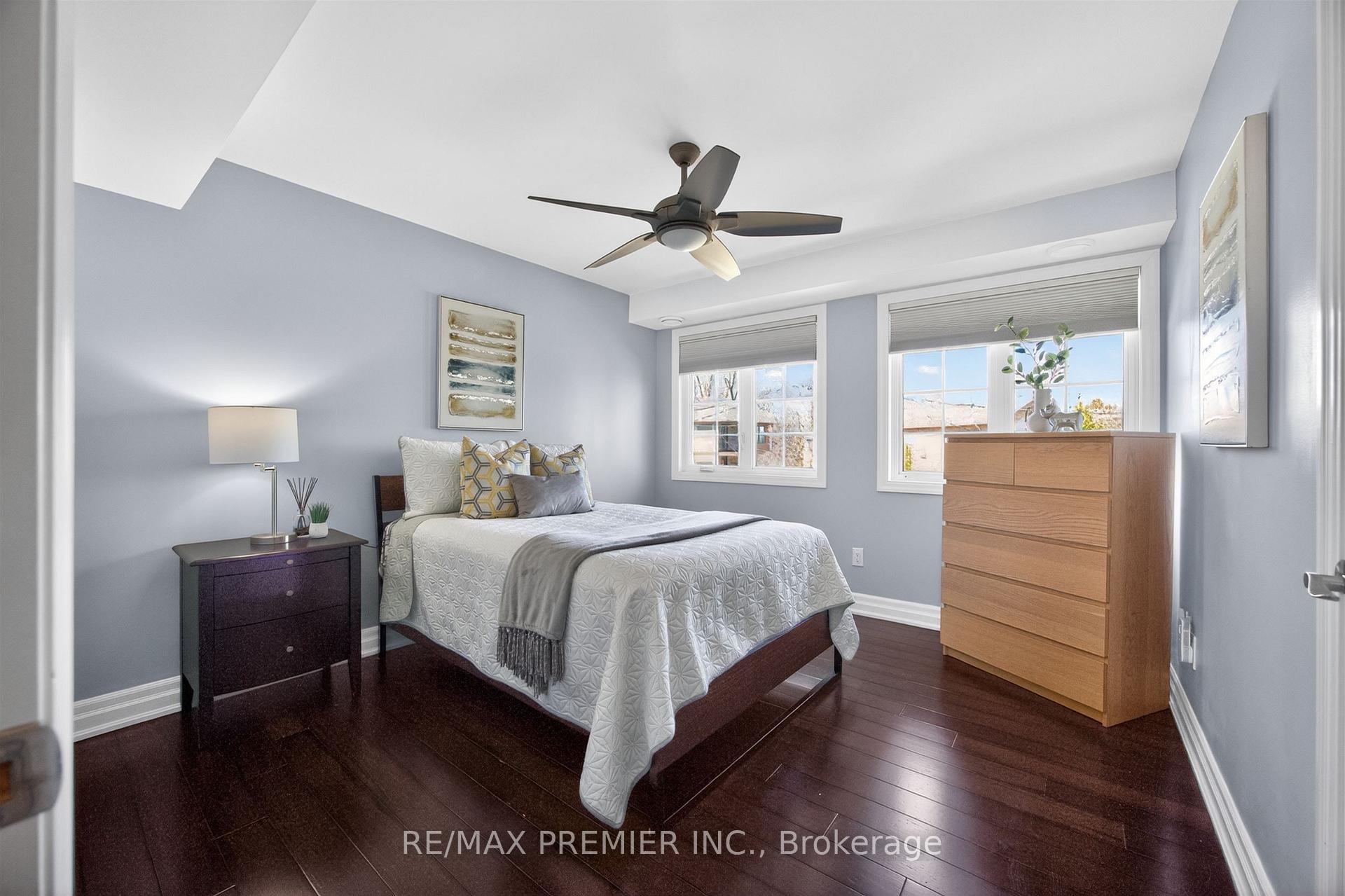 Photo 16 of 19 Park Lane, Etobicoke, Stonegate-Queensway — HOMEH