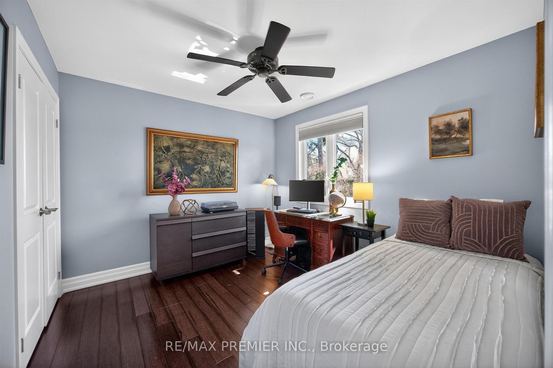 Photo 21 of 19 Park Lane, Etobicoke, Stonegate-Queensway — HOMEH