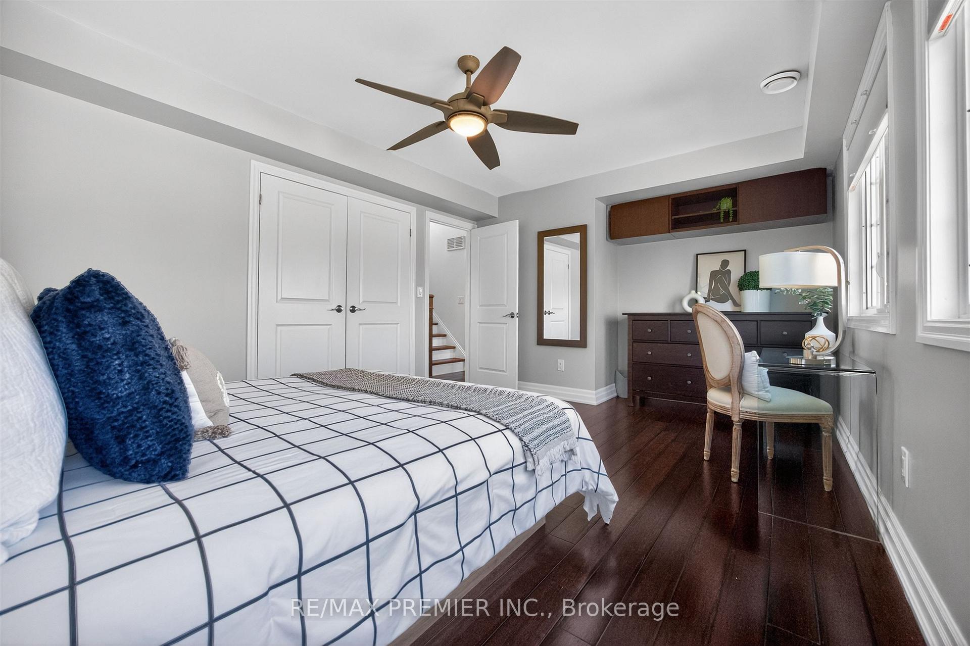 Photo 23 of 19 Park Lane, Etobicoke, Stonegate-Queensway — HOMEH