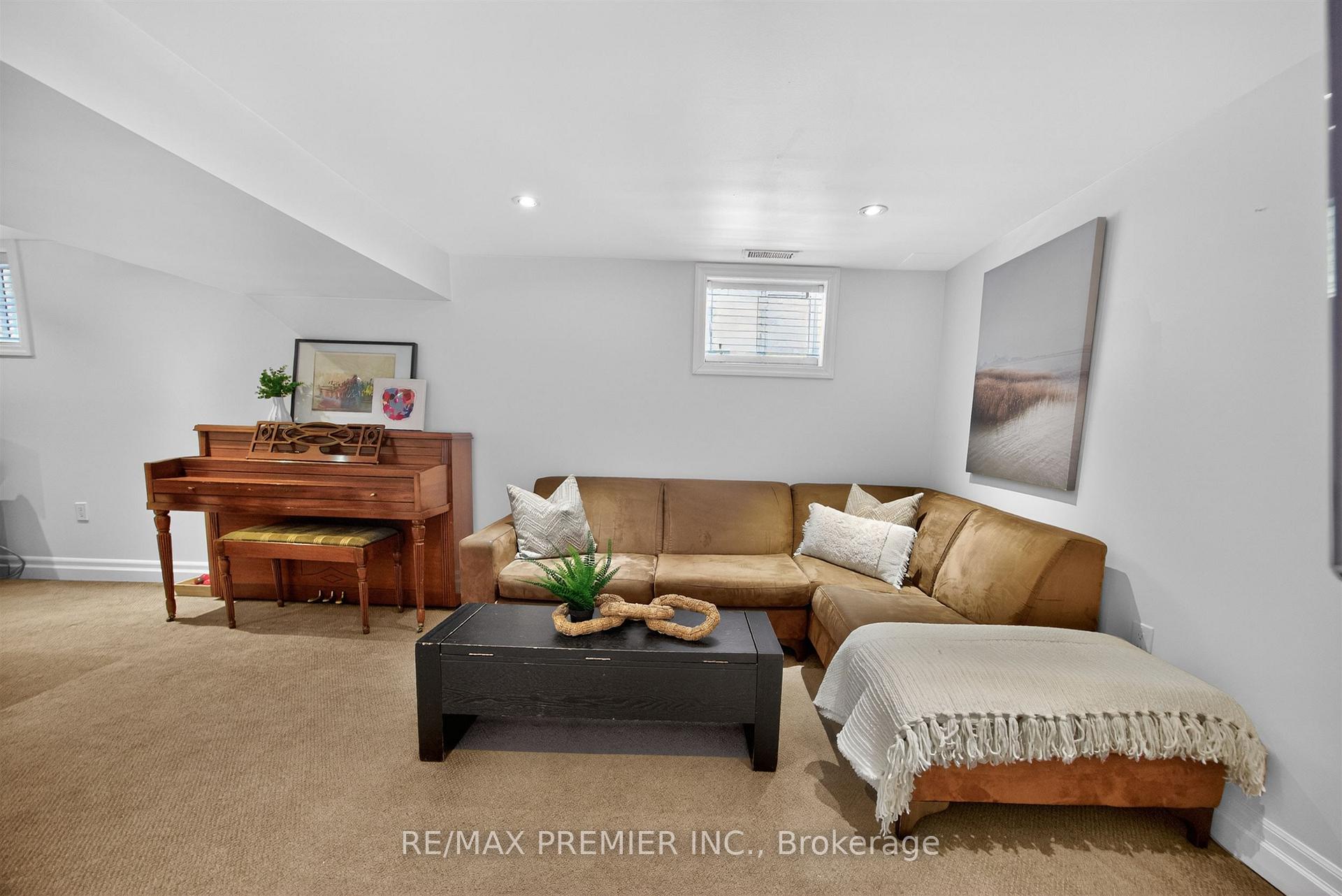 Photo 36 of 19 Park Lane, Etobicoke, Stonegate-Queensway — HOMEH