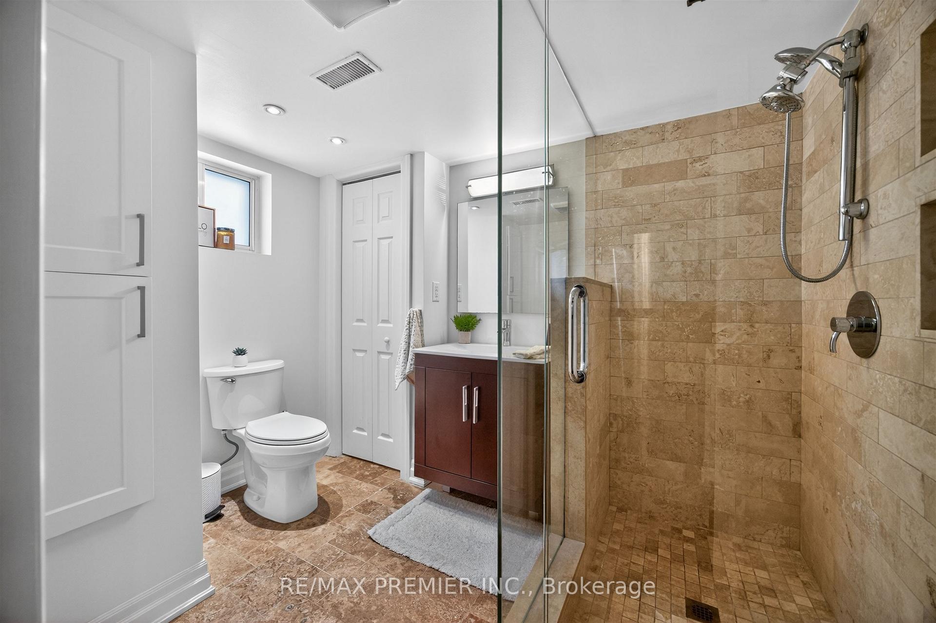 Photo 38 of 19 Park Lane, Etobicoke, Stonegate-Queensway — HOMEH