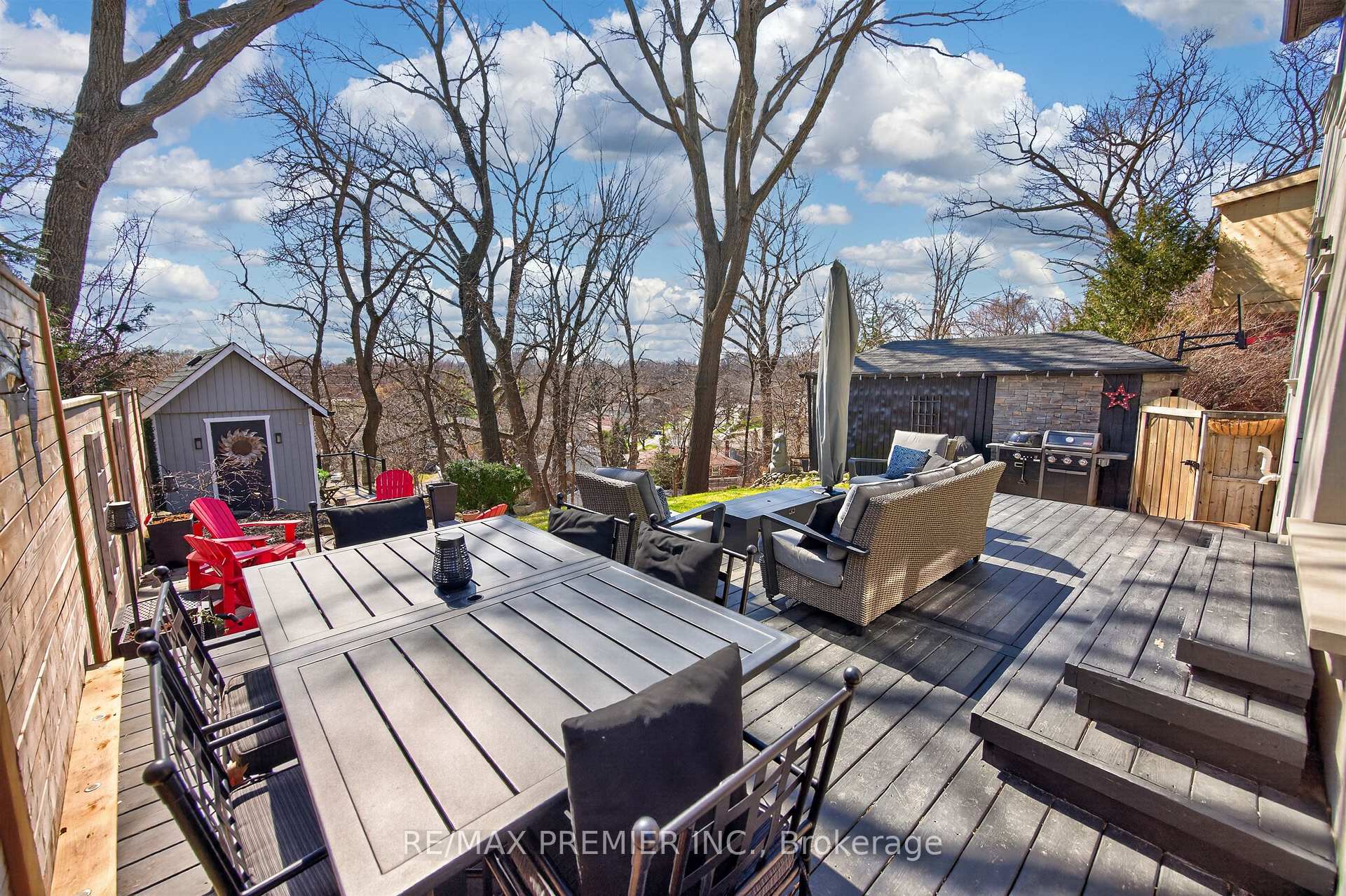Photo 39 of 19 Park Lane, Etobicoke, Stonegate-Queensway — HOMEH
