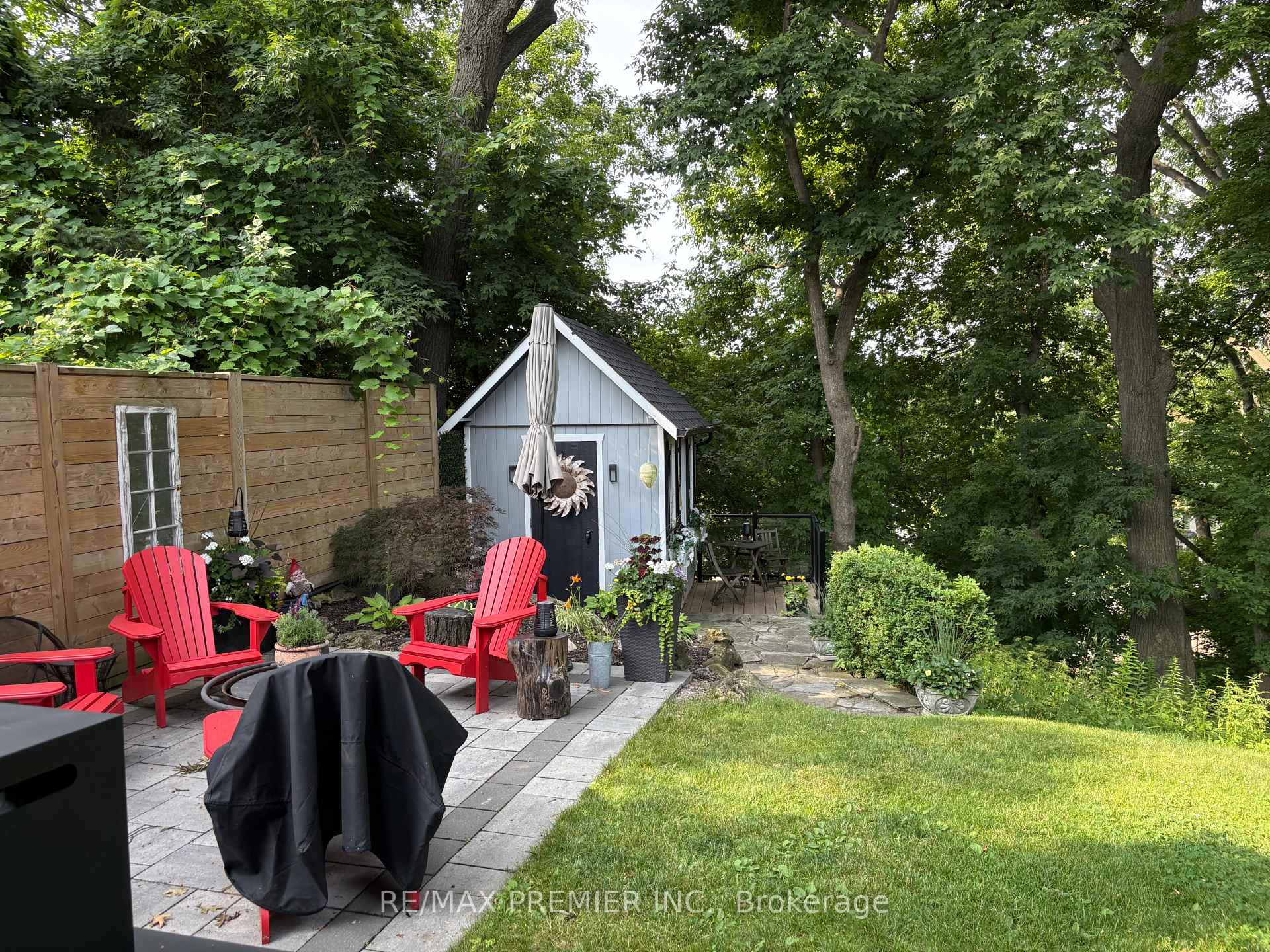 Photo 45 of 19 Park Lane, Etobicoke, Stonegate-Queensway — HOMEH