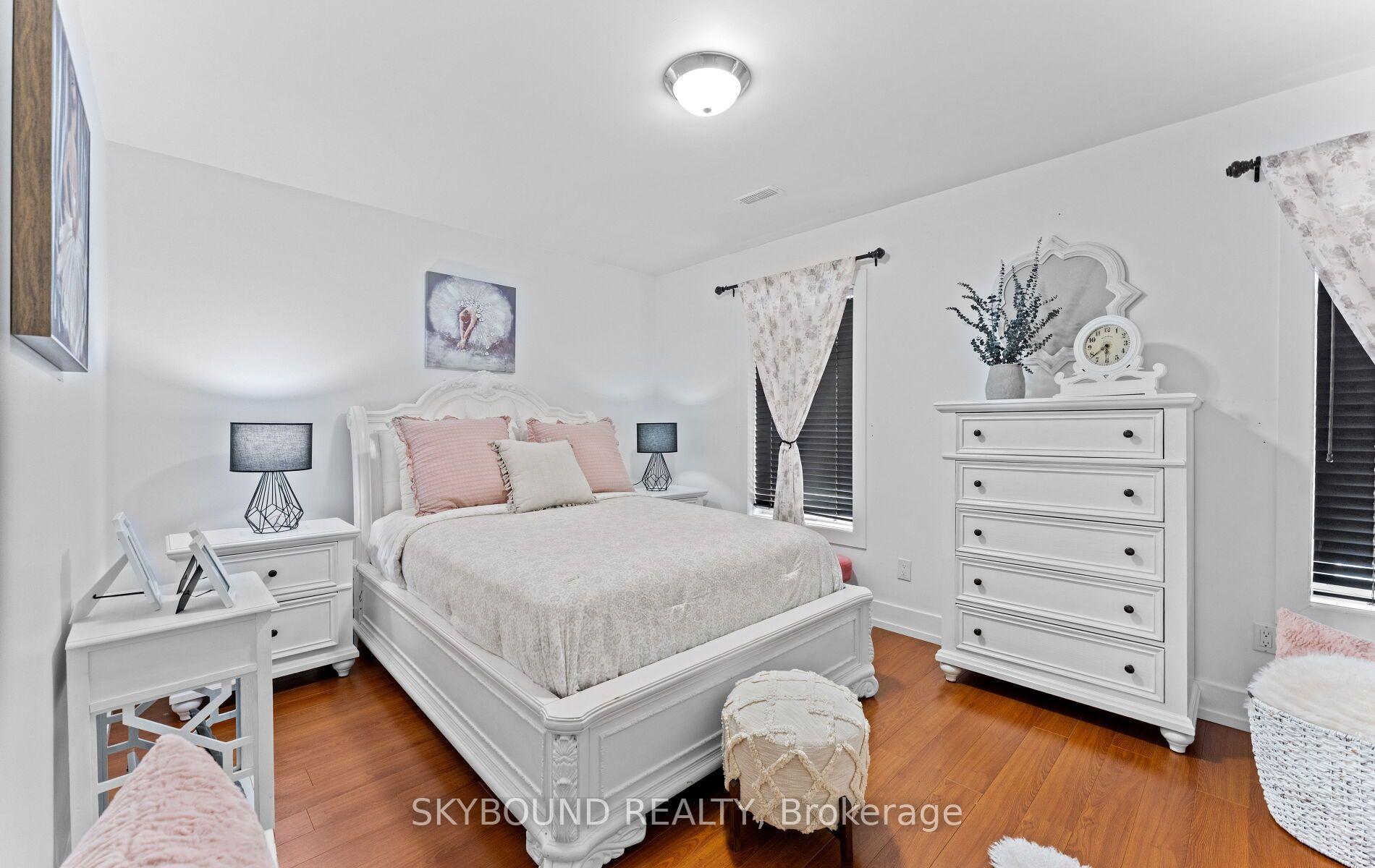 Photo 18 of 101 Ford Street, Toronto, Weston-Pellam Park — HOMEH