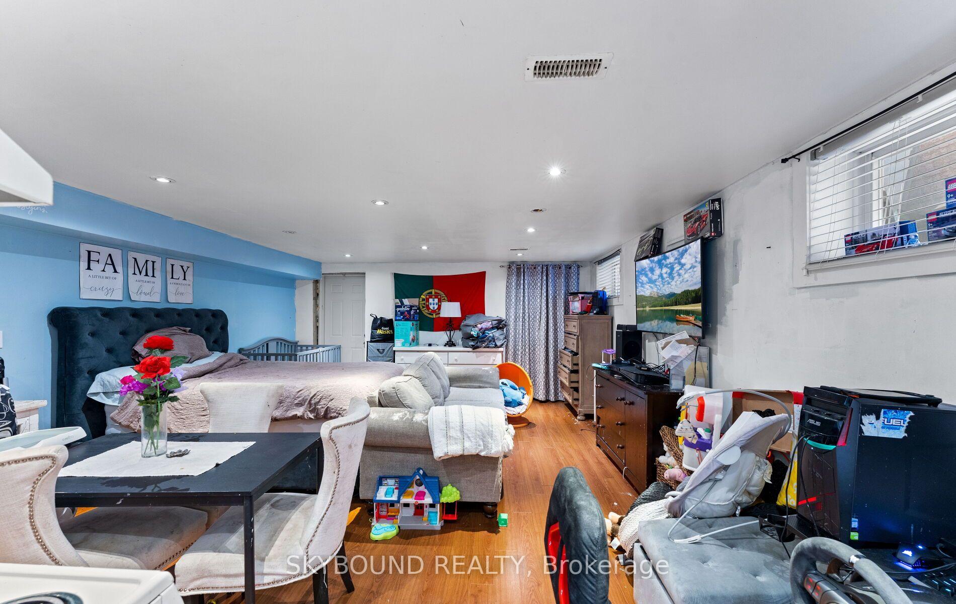 Photo 44 of 101 Ford Street, Toronto, Weston-Pellam Park — HOMEH