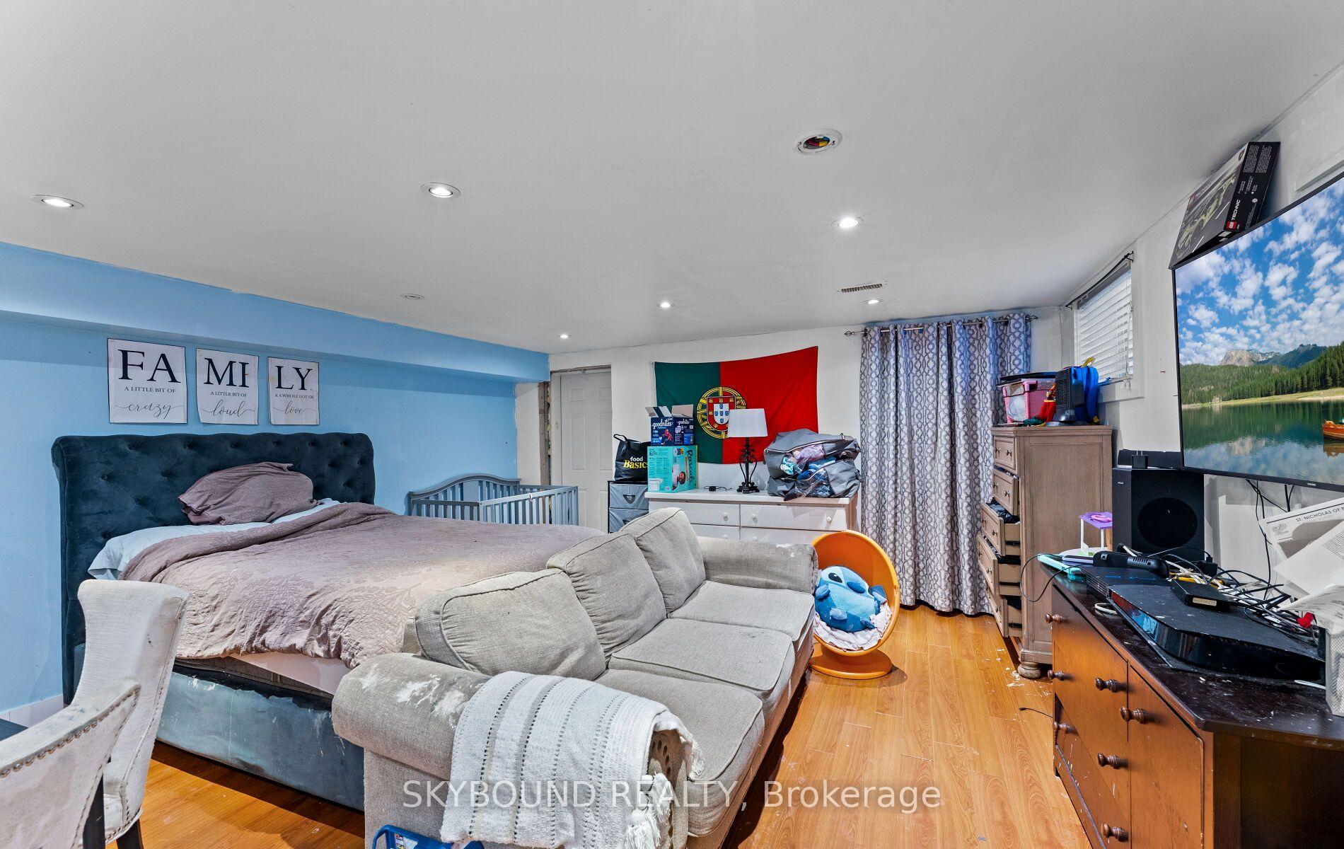 Photo 45 of 101 Ford Street, Toronto, Weston-Pellam Park — HOMEH