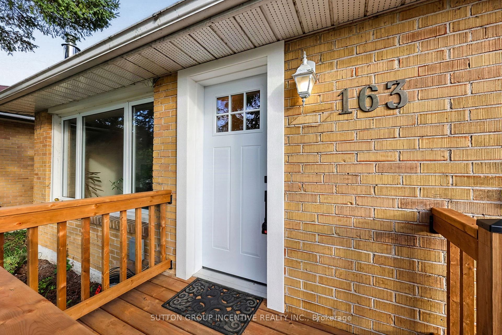 Photo 3 of 163 Grove Street E, Barrie, Wellington — HOMEH