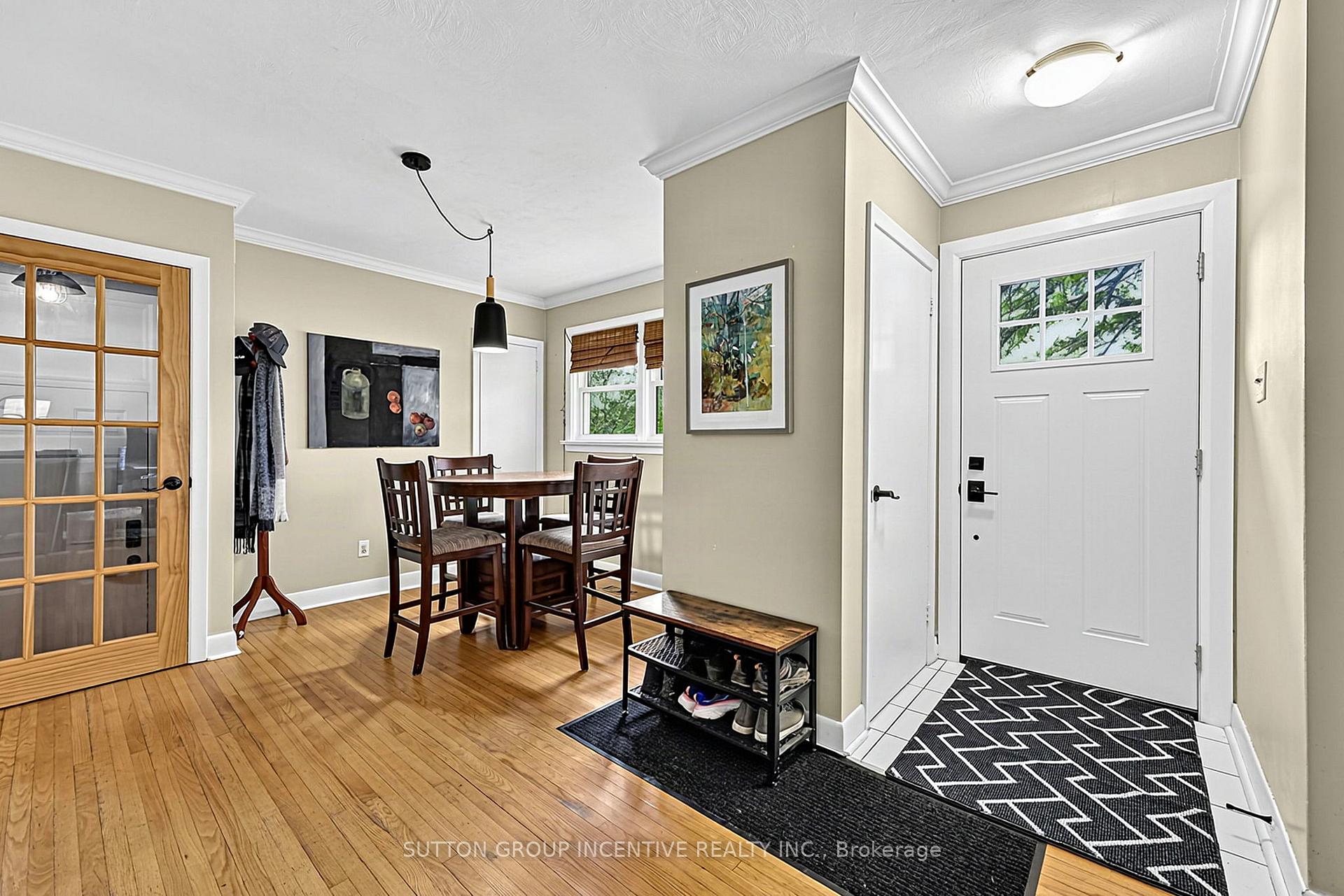 Photo 5 of 163 Grove Street E, Barrie, Wellington — HOMEH