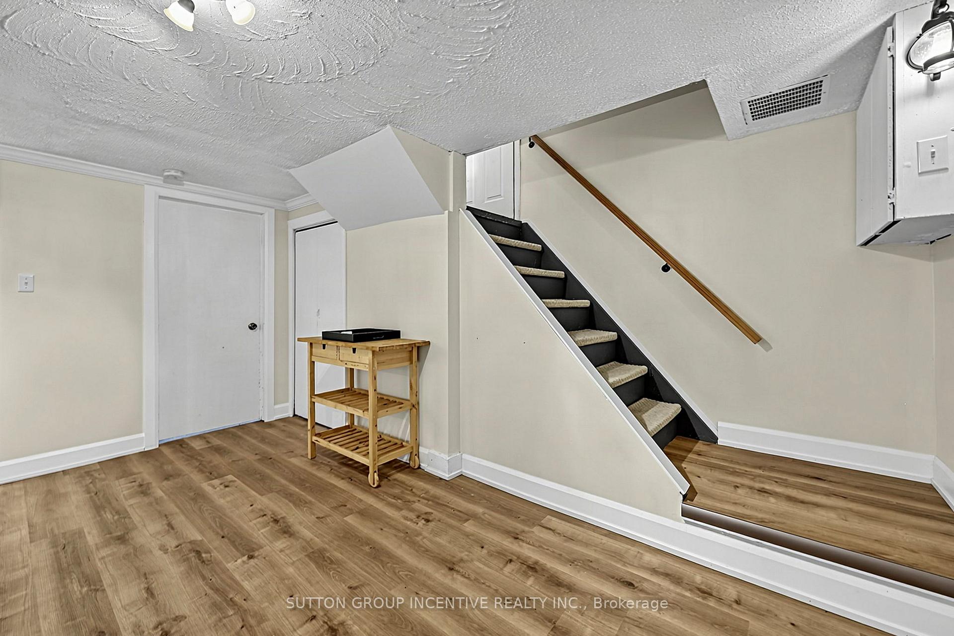 Photo 22 of 163 Grove Street E, Barrie, Wellington — HOMEH
