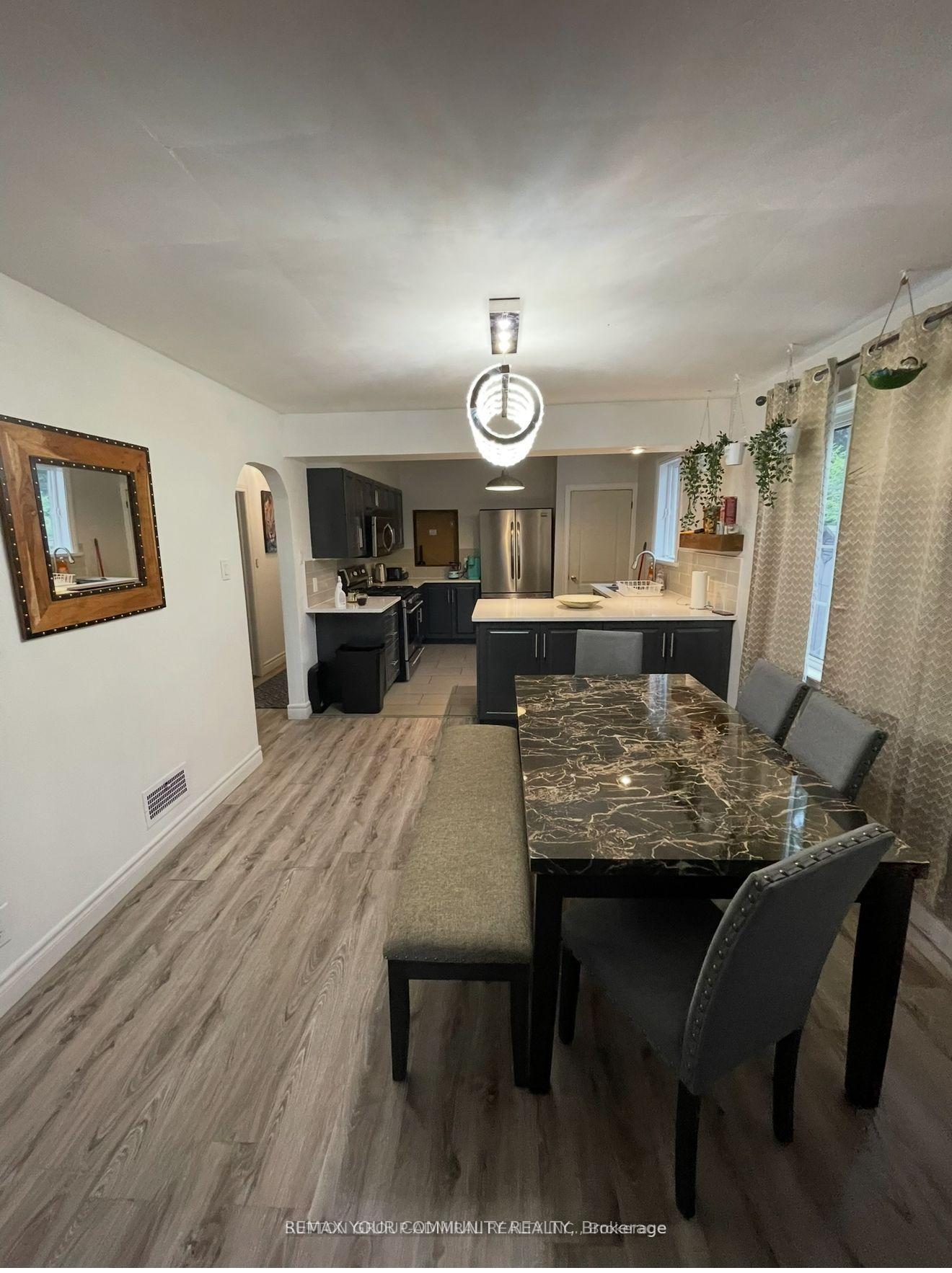 Photo 5 of 3813 St Peter Avenue, Niagara Falls, Stamford — HOMEH