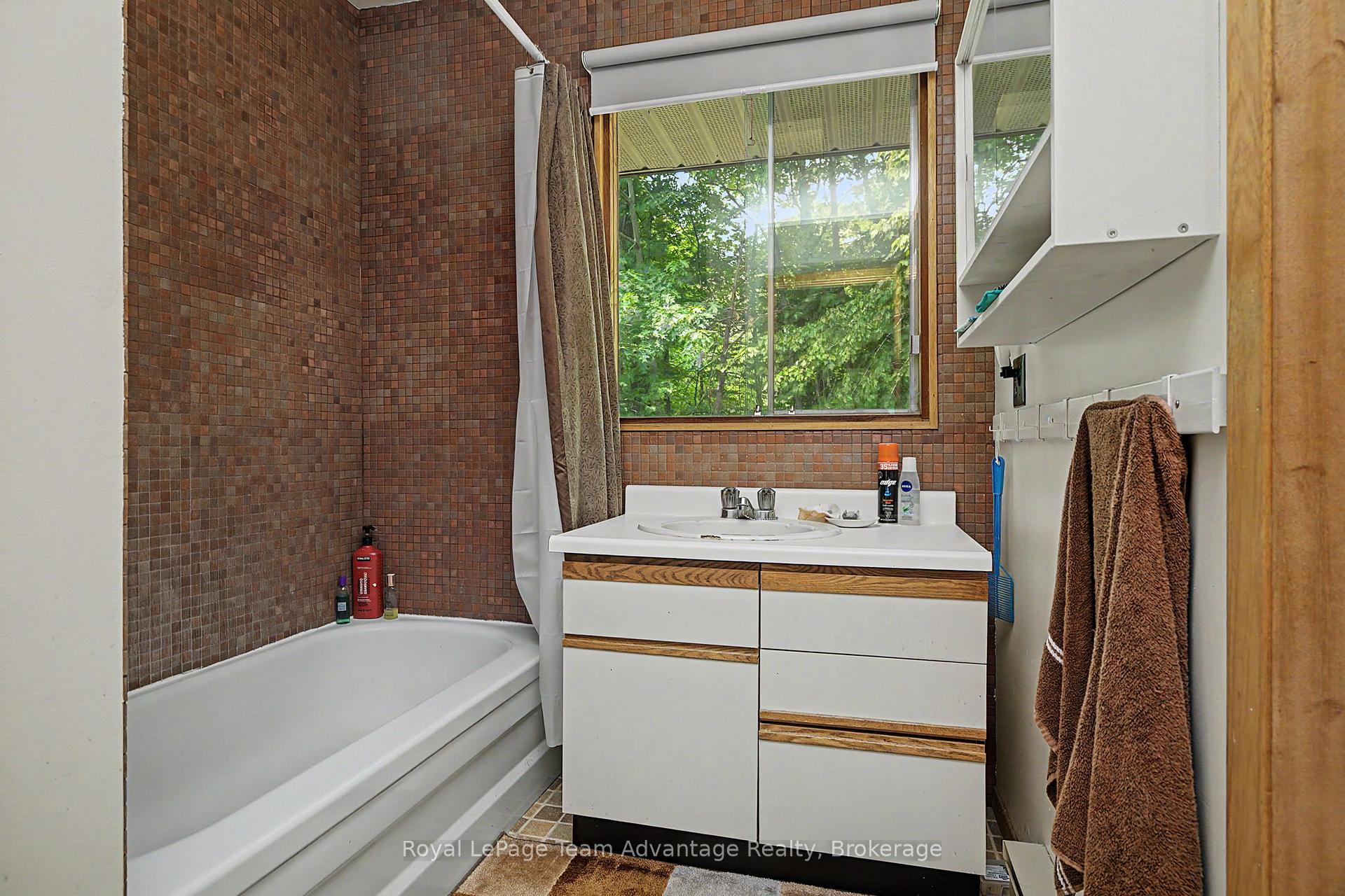 Photo 25 of 49 Bayview Drive, Carling — HOMEH