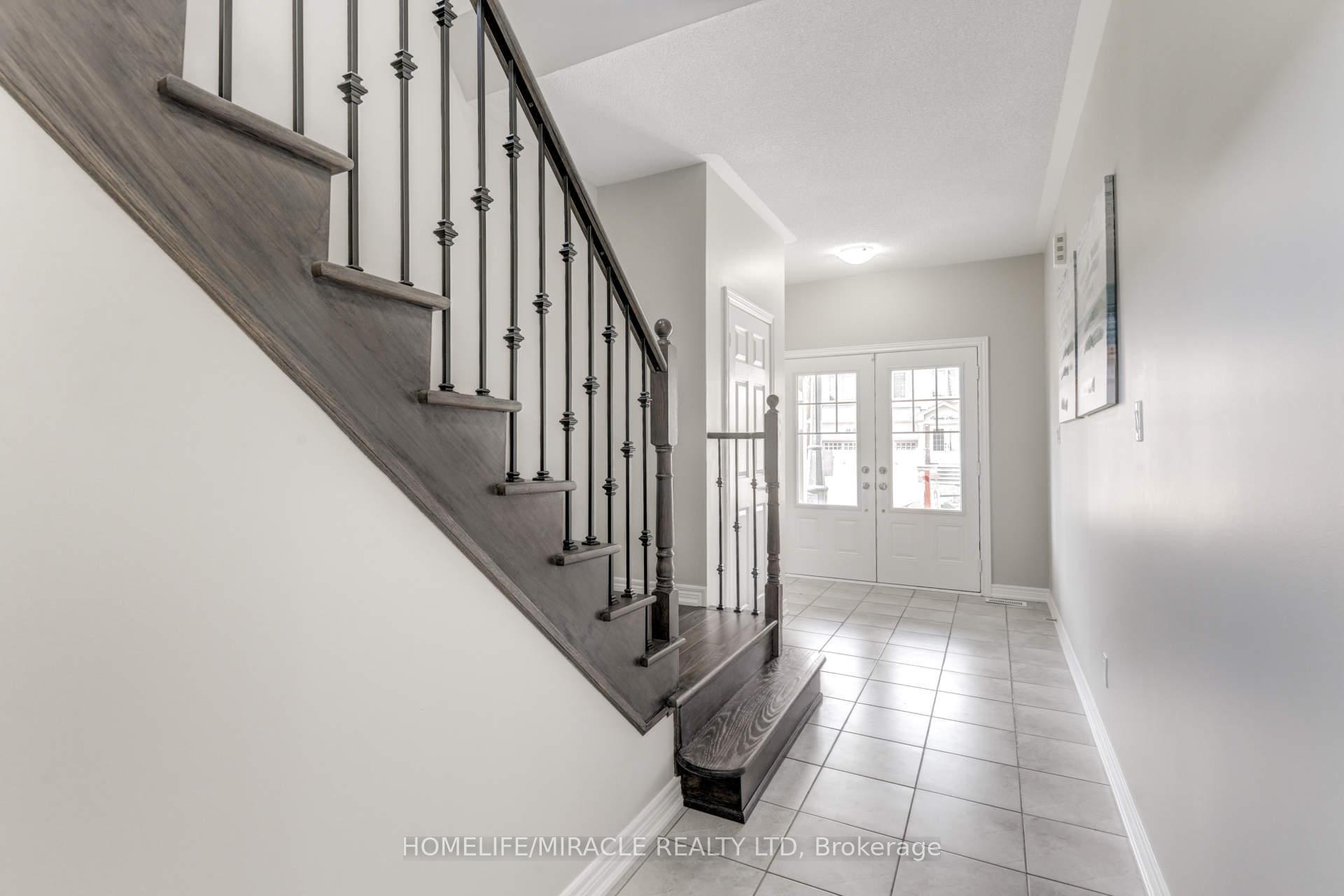 Photo 8 of 15 Banbridge Crescent, Brampton, Credit Valley — HOMEH
