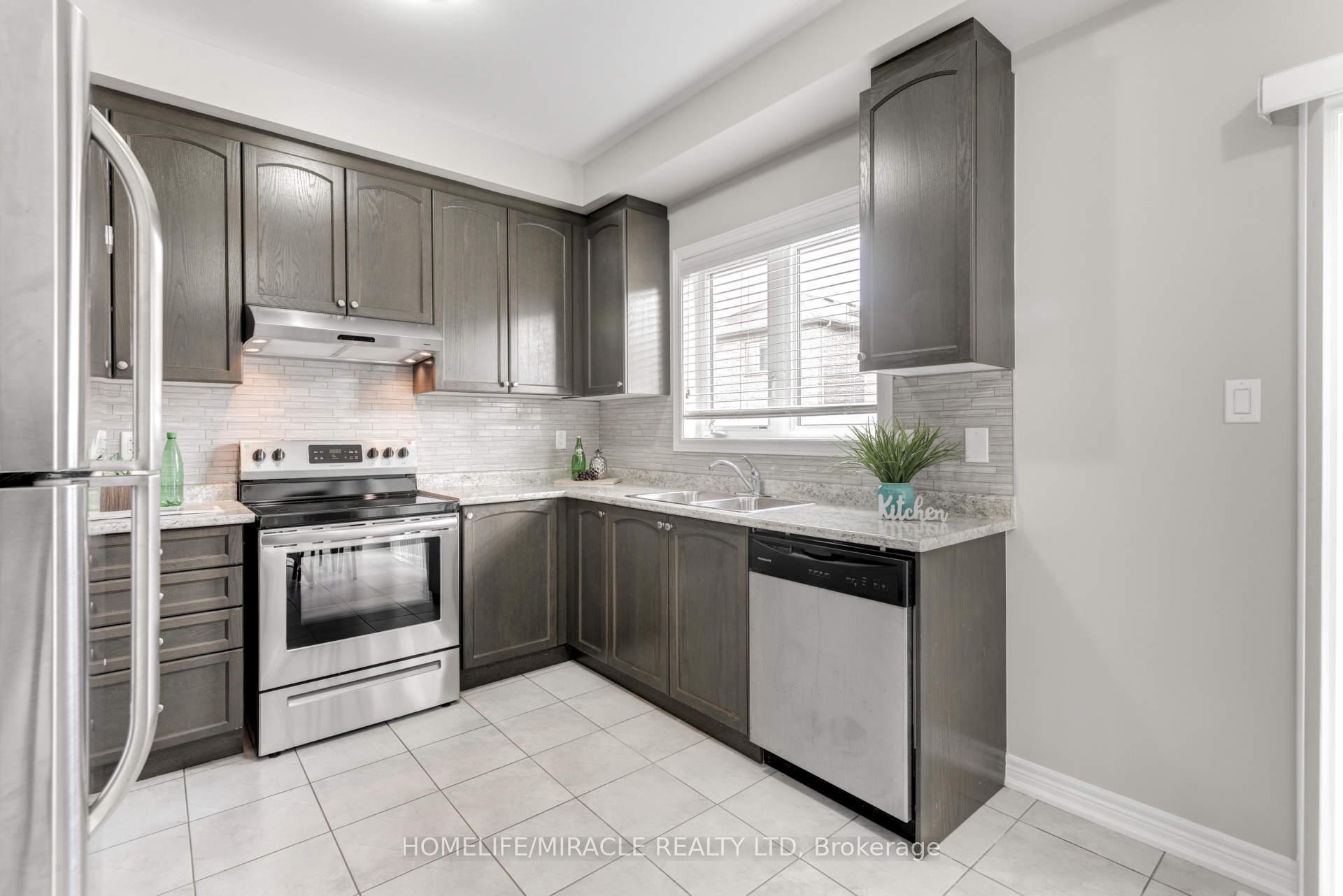 Photo 24 of 15 Banbridge Crescent, Brampton, Credit Valley — HOMEH