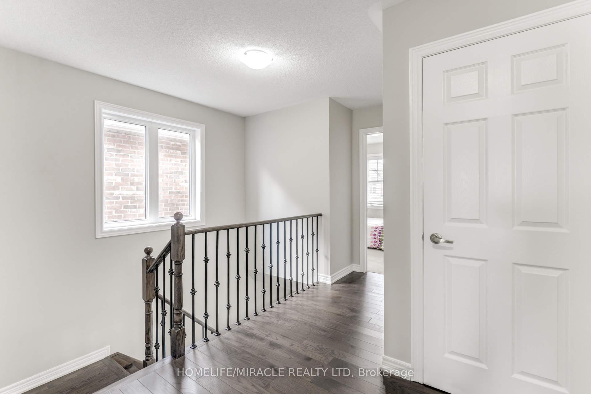 Photo 38 of 15 Banbridge Crescent, Brampton, Credit Valley — HOMEH