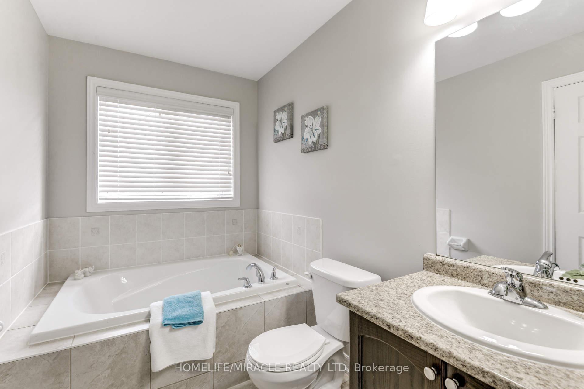 Photo 42 of 15 Banbridge Crescent, Brampton, Credit Valley — HOMEH