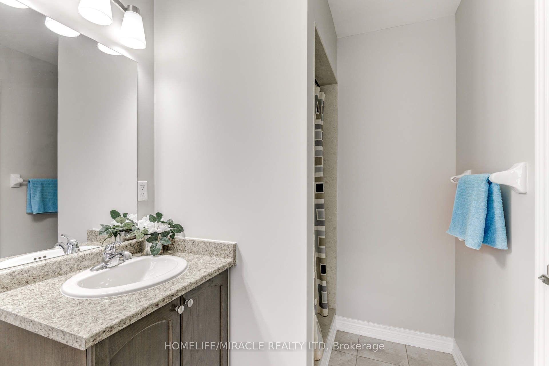 Photo 43 of 15 Banbridge Crescent, Brampton, Credit Valley — HOMEH